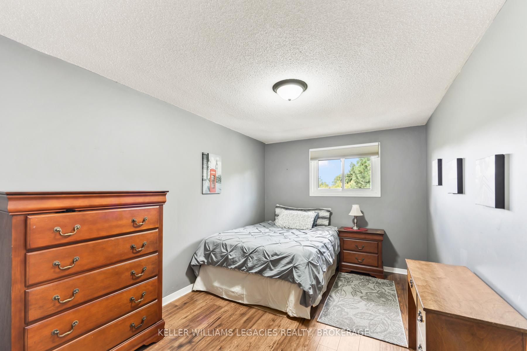 Photo 23 of 884 Muirfield Crescent, Kingston, East Gardiners Rd — HOMEH