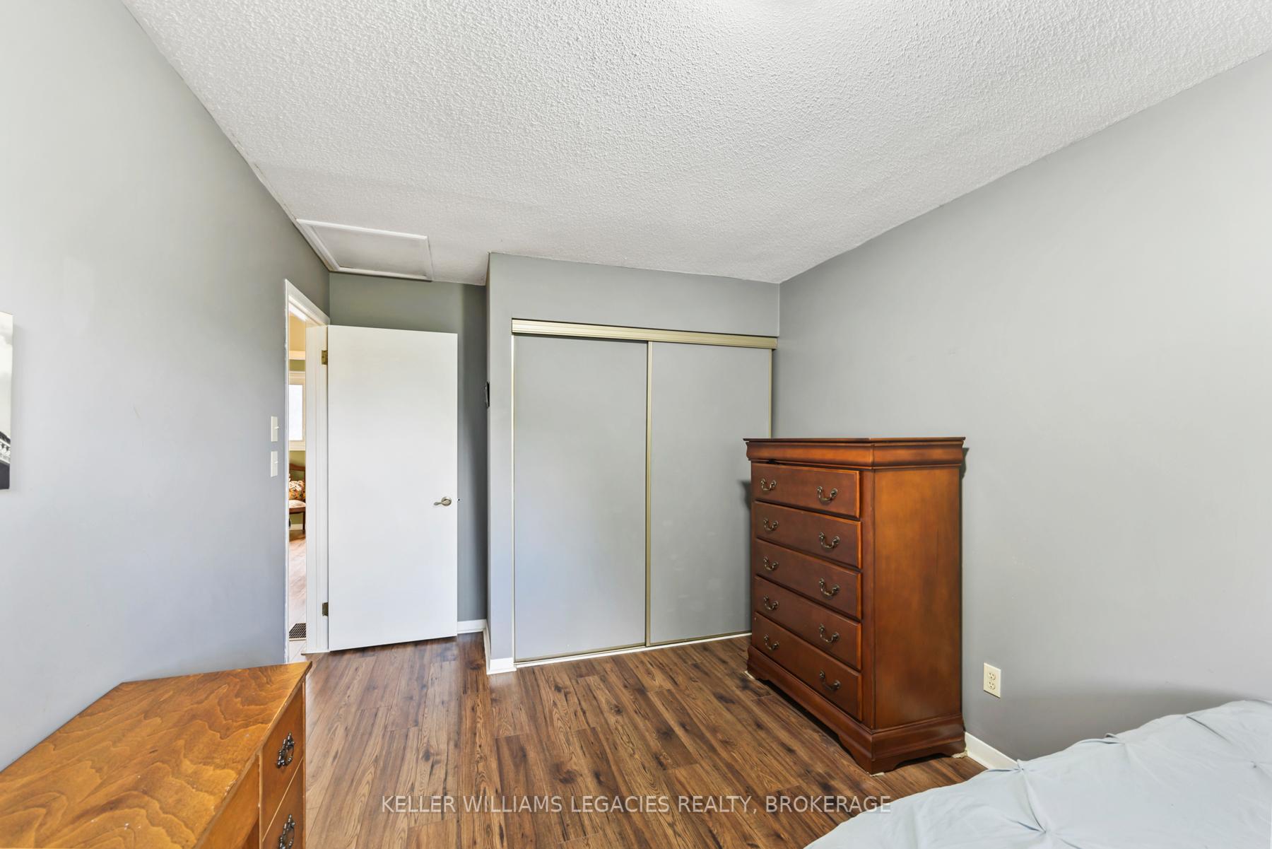 Photo 24 of 884 Muirfield Crescent, Kingston, East Gardiners Rd — HOMEH