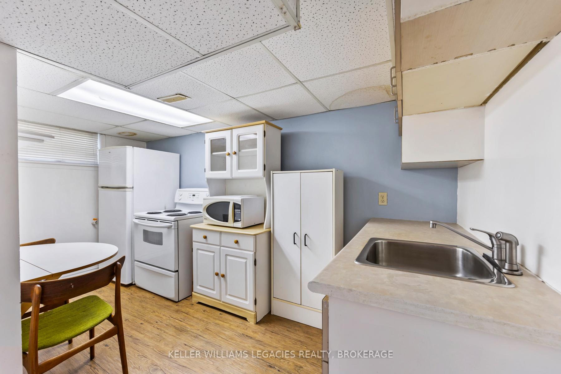 Photo 30 of 884 Muirfield Crescent, Kingston, East Gardiners Rd — HOMEH