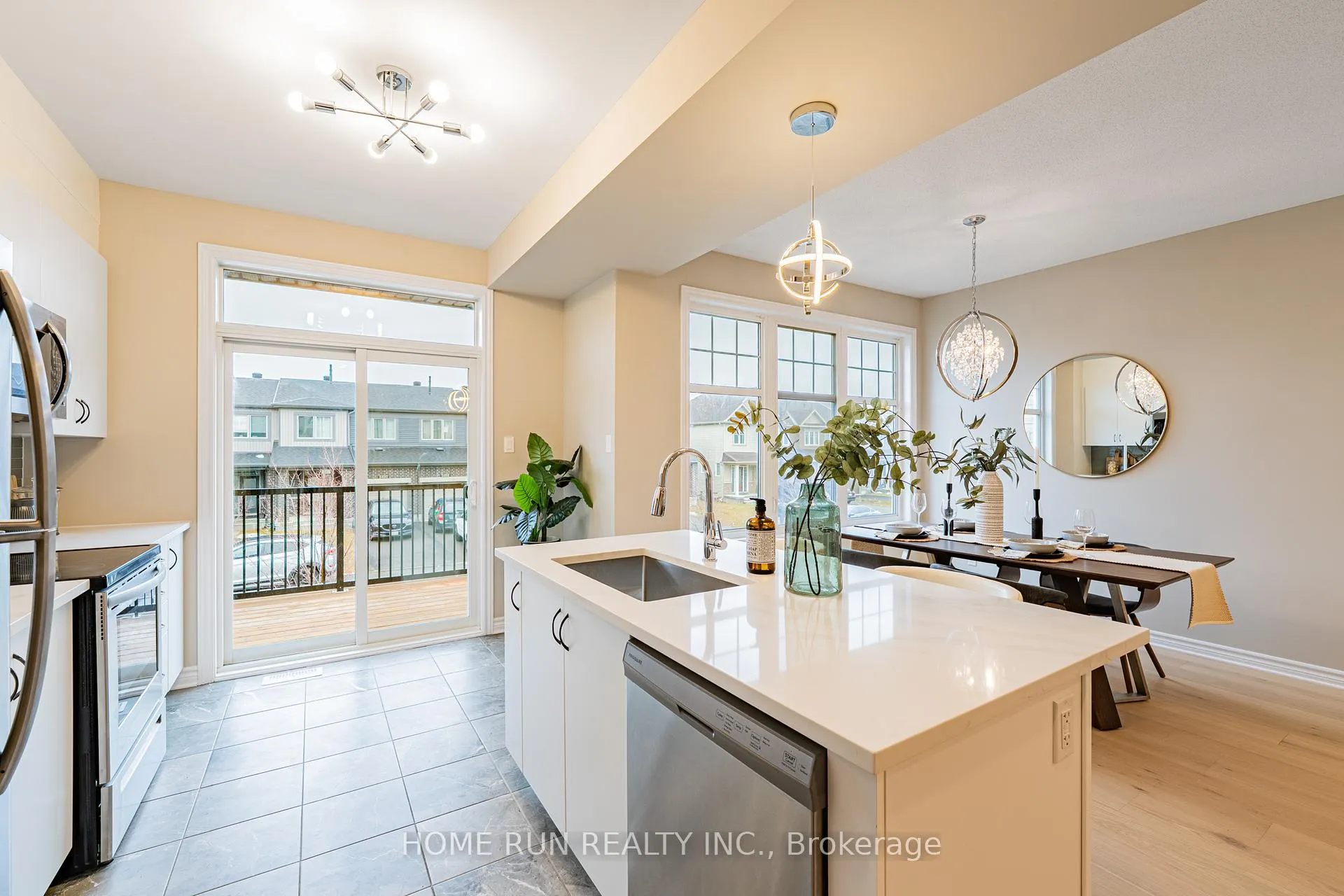 Photo 9 of 2485 Waterlilly Way, Ottawa, Barrhaven - Heritage Park — HOMEH