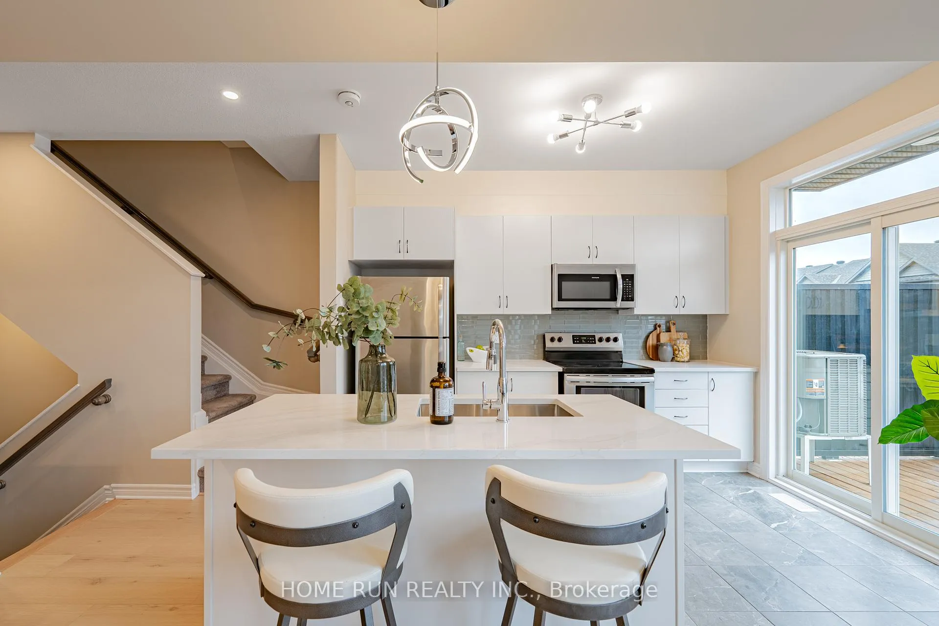 Photo 12 of 2485 Waterlilly Way, Ottawa, Barrhaven - Heritage Park — HOMEH