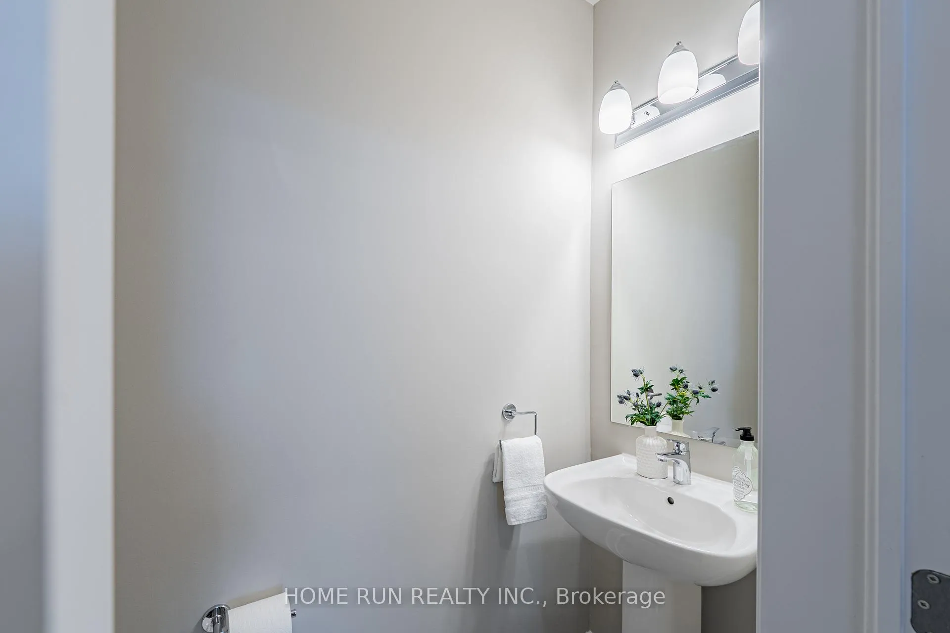 Photo 17 of 2485 Waterlilly Way, Ottawa, Barrhaven - Heritage Park — HOMEH