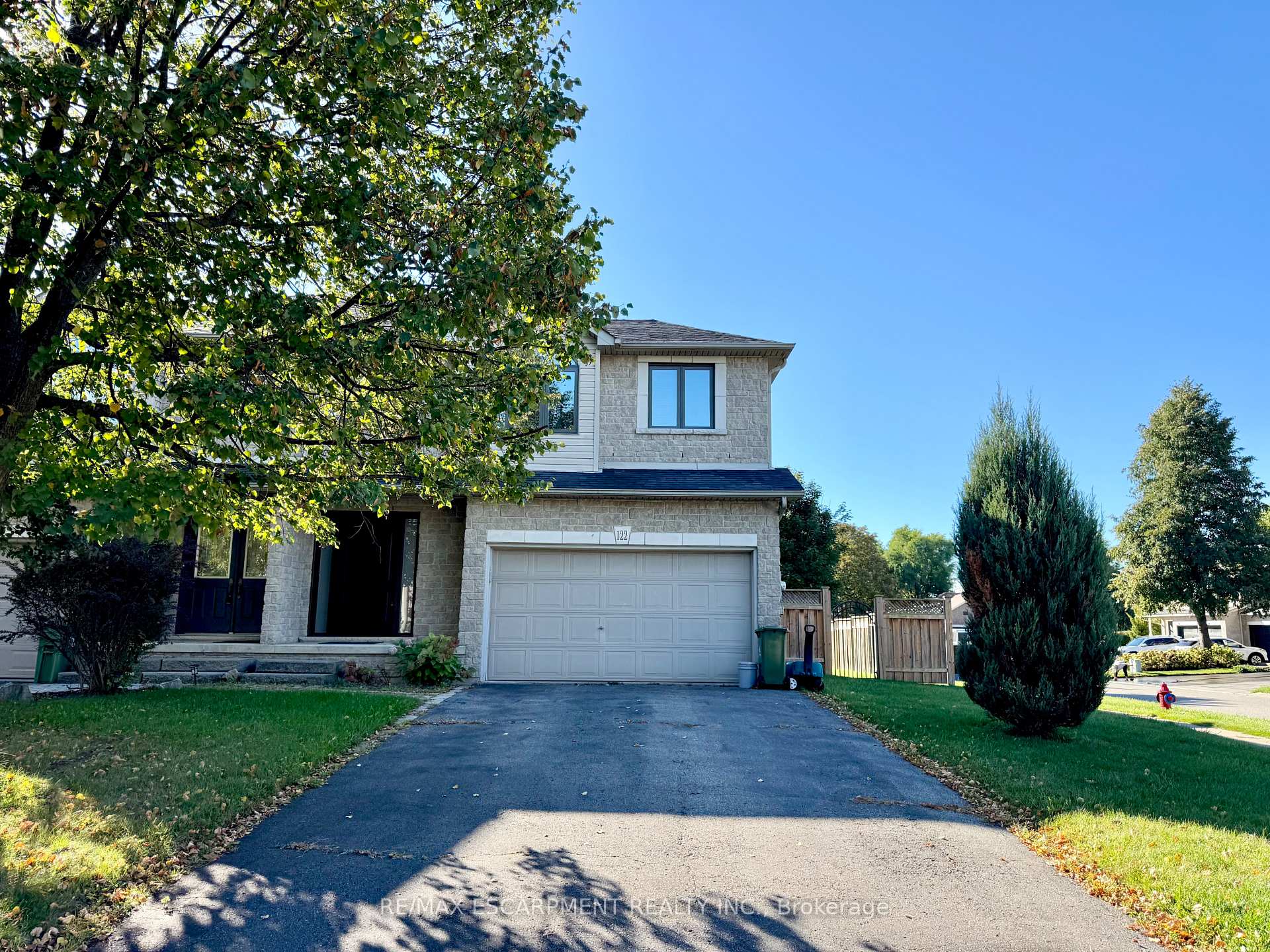 Photo 1 of 122 Foxborough Drive, Hamilton, Ancaster — HOMEH
