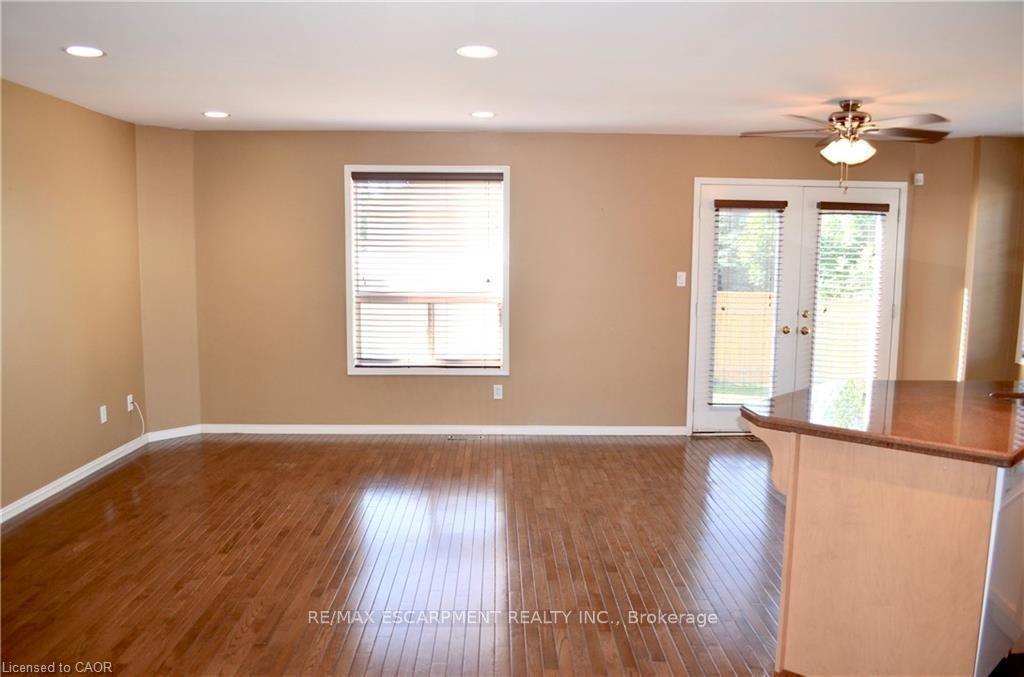 Photo 7 of 122 Foxborough Drive, Hamilton, Ancaster — HOMEH