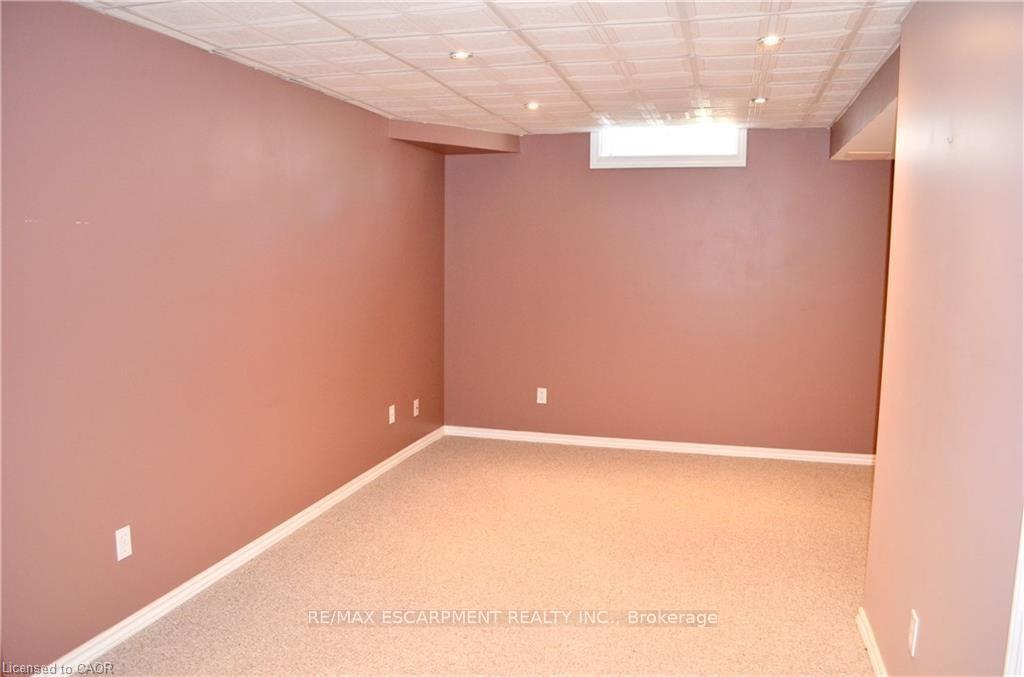 Photo 14 of 122 Foxborough Drive, Hamilton, Ancaster — HOMEH