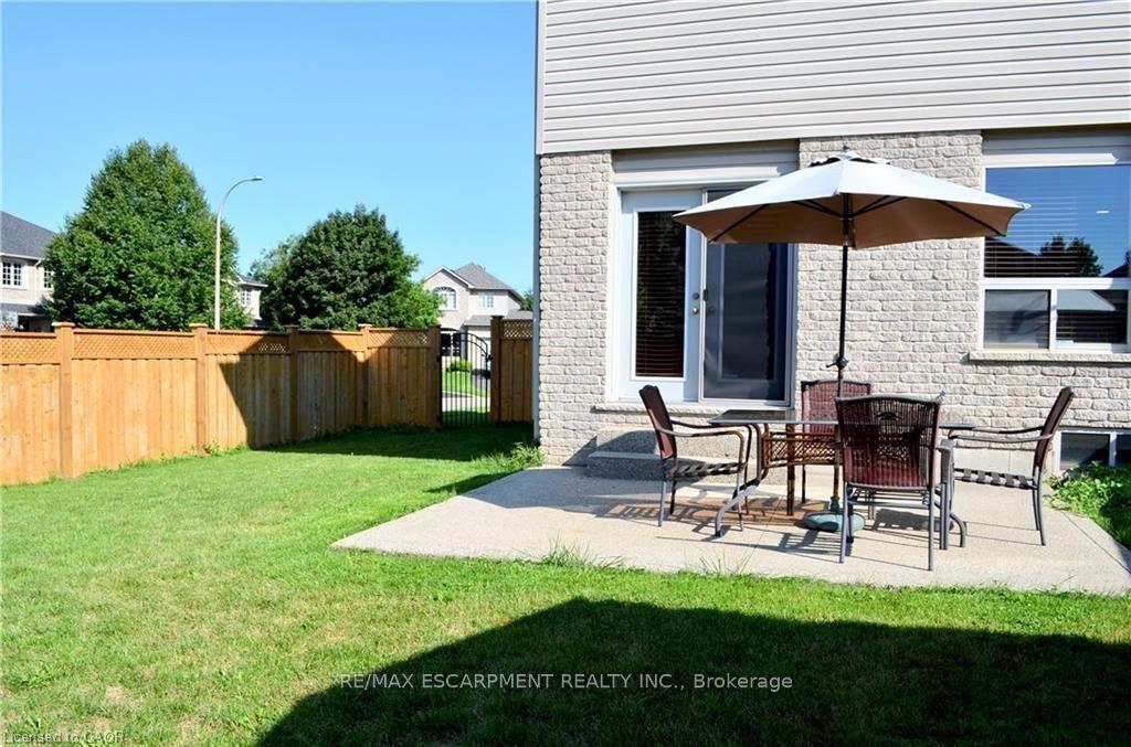Photo 17 of 122 Foxborough Drive, Hamilton, Ancaster — HOMEH