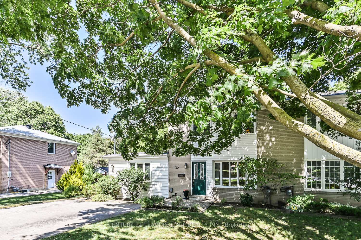 Photo 4 of 15 Elizabeth Street, Markham, Markham Village — HOMEH