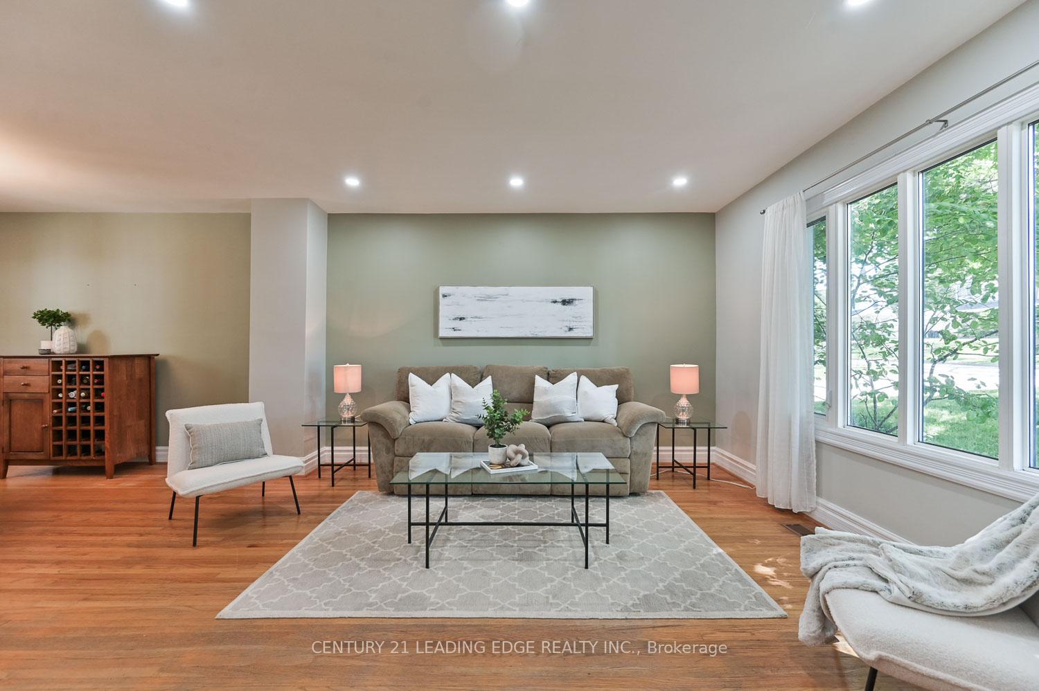 Photo 11 of 15 Elizabeth Street, Markham, Markham Village — HOMEH