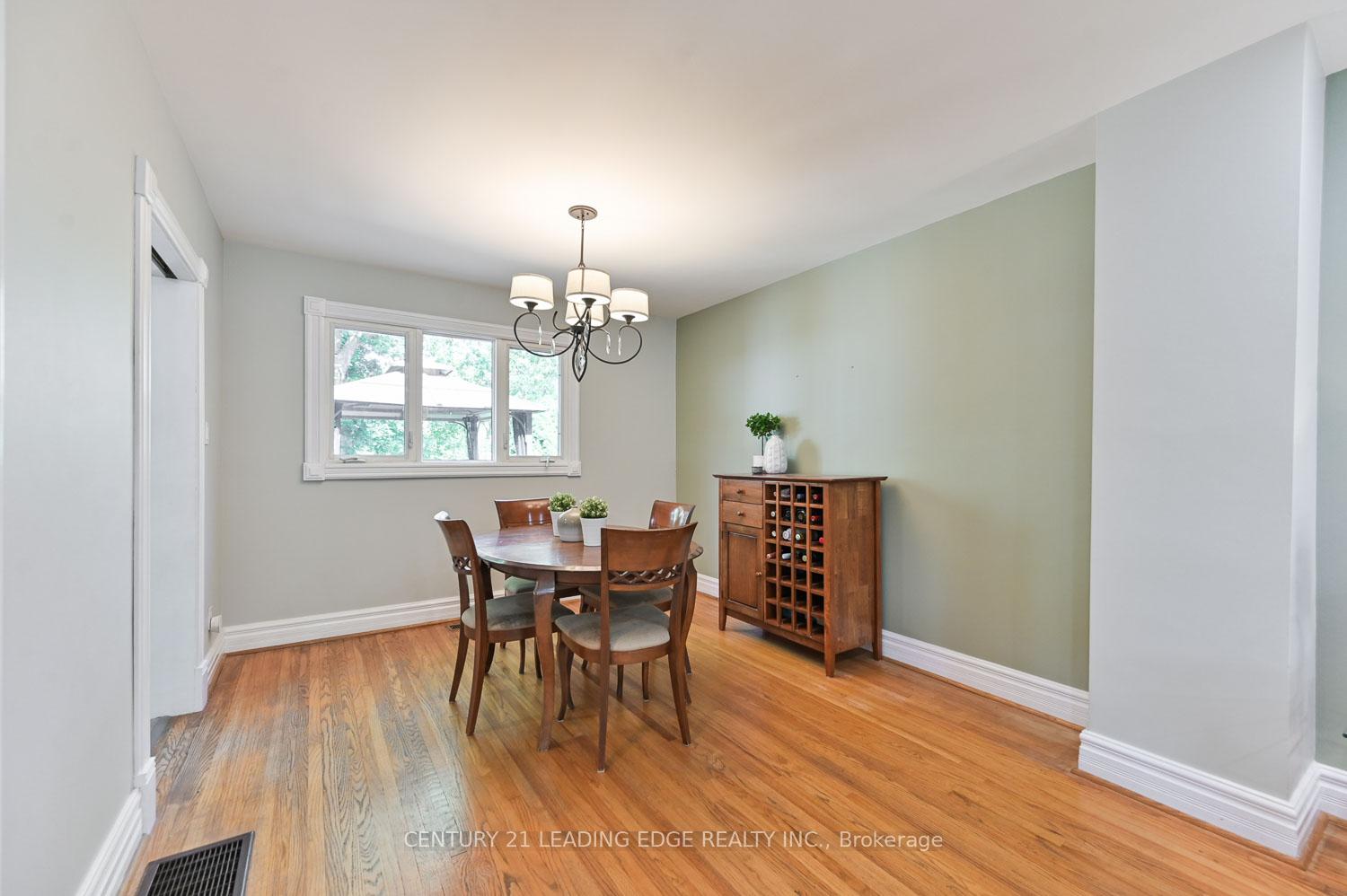 Photo 12 of 15 Elizabeth Street, Markham, Markham Village — HOMEH