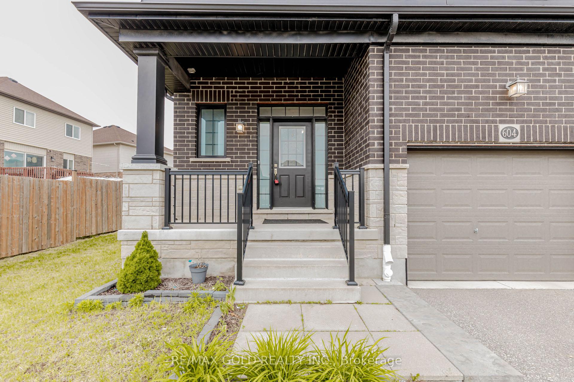 Photo 3 of 604 Blair Creek Drive, Kitchener — HOMEH