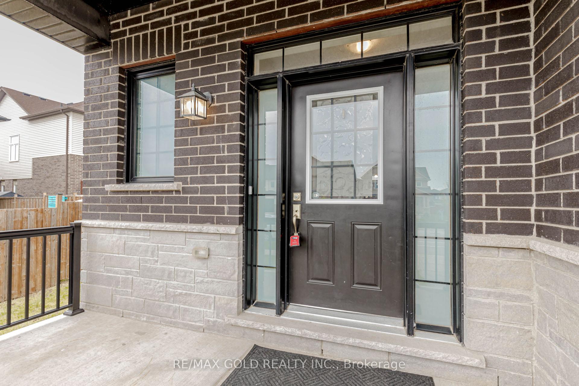 Photo 4 of 604 Blair Creek Drive, Kitchener — HOMEH
