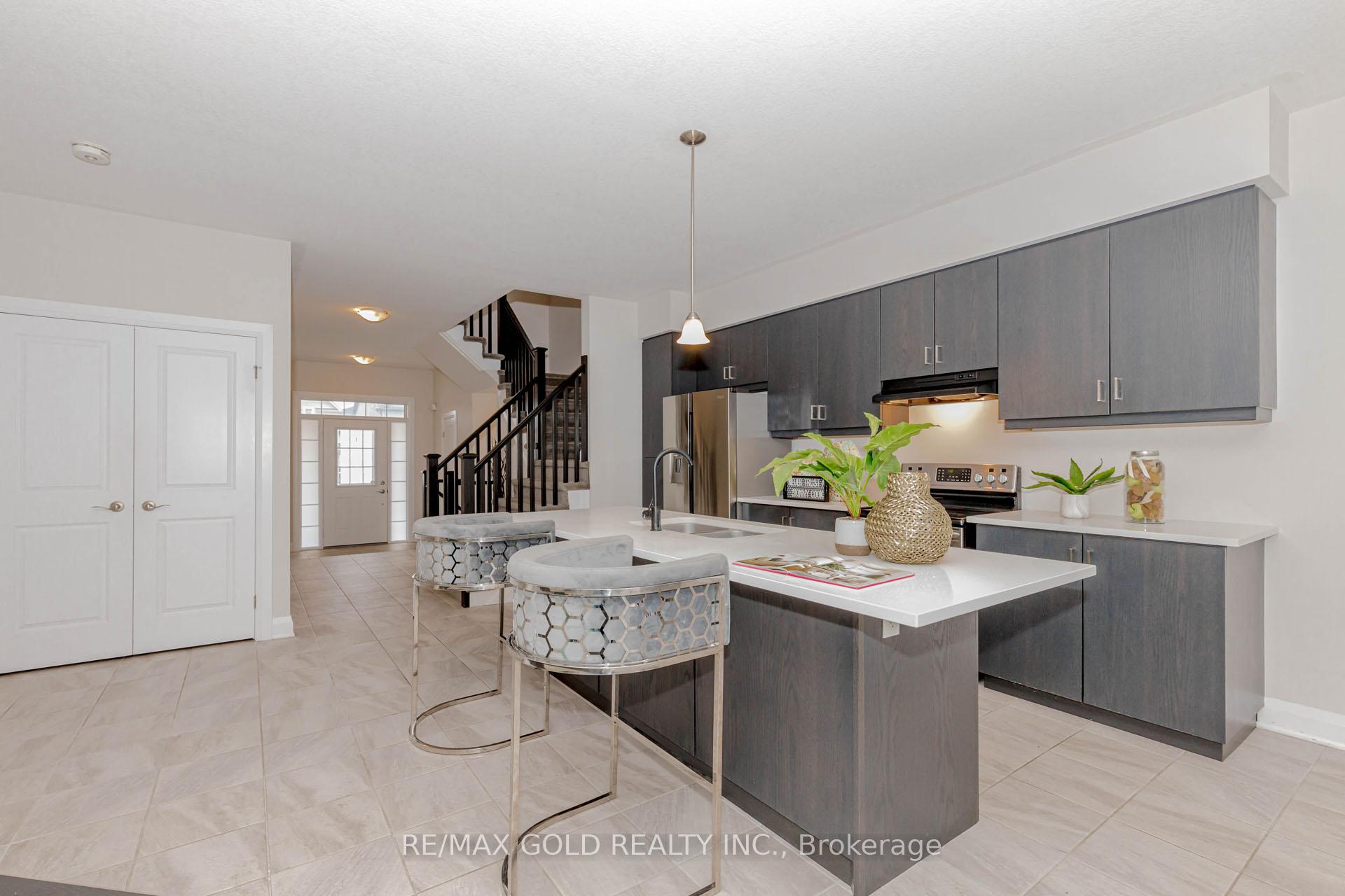 Photo 8 of 604 Blair Creek Drive, Kitchener — HOMEH