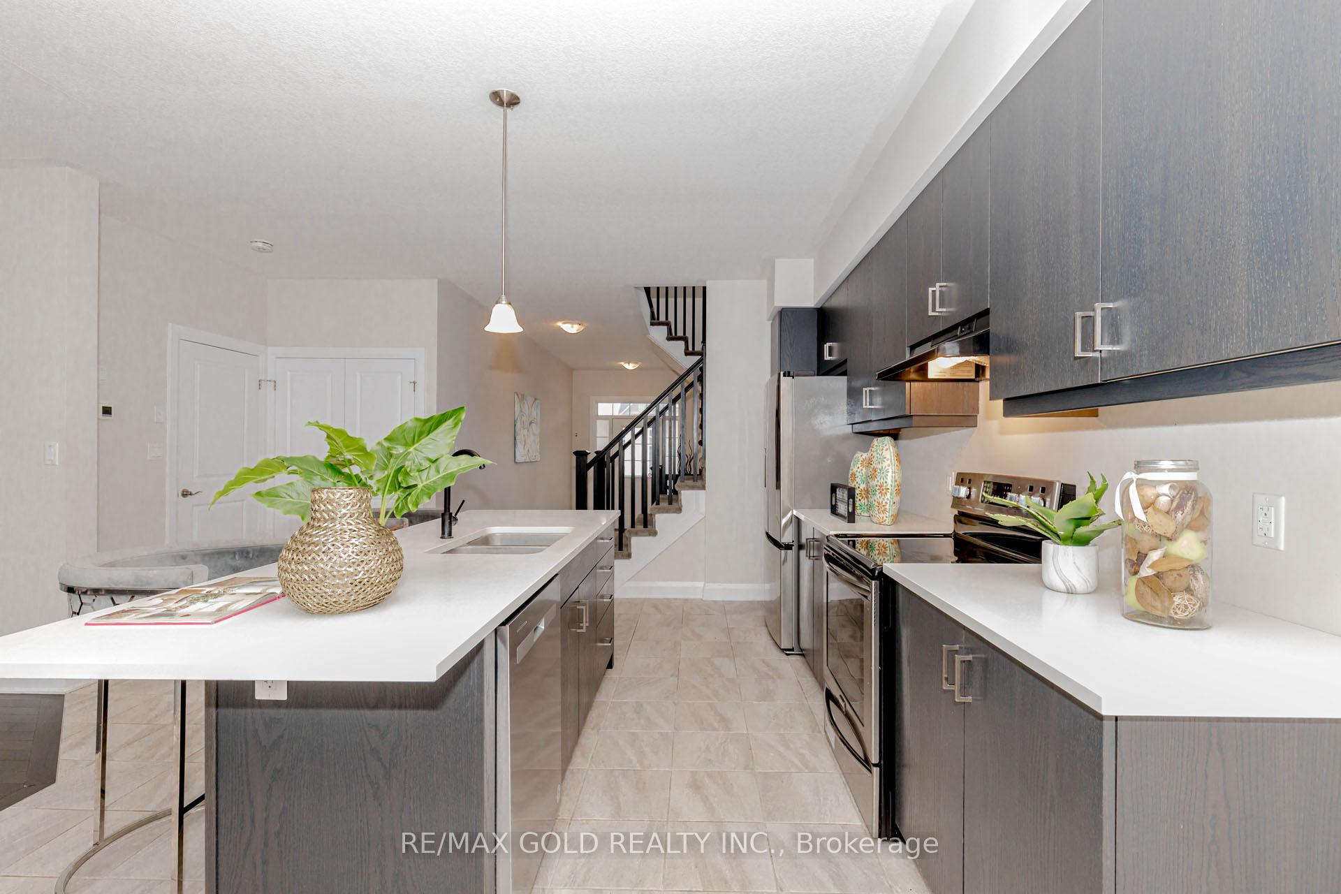 Photo 9 of 604 Blair Creek Drive, Kitchener — HOMEH