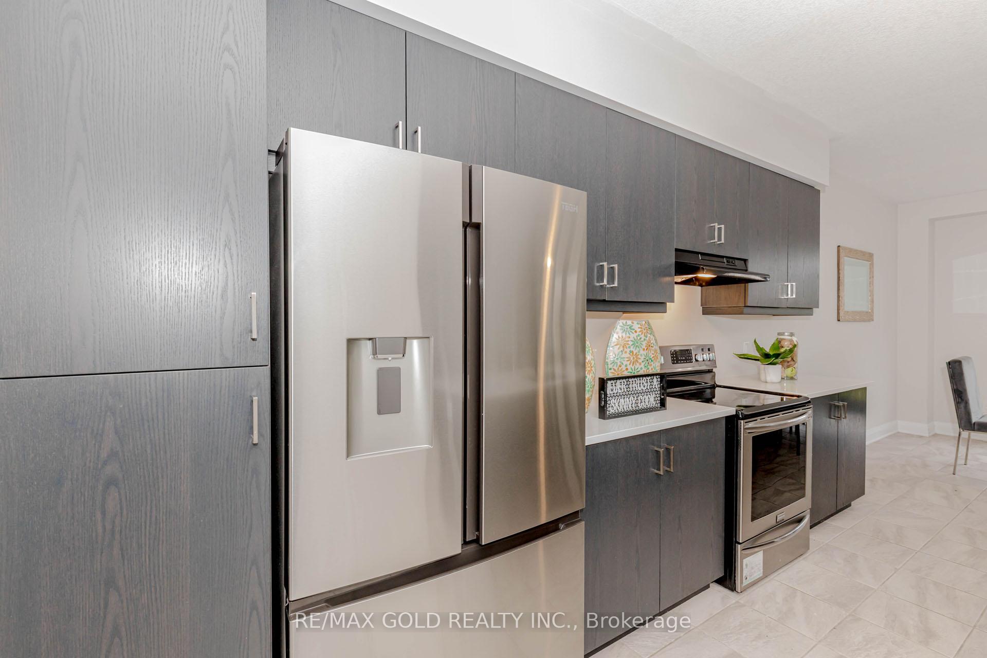 Photo 11 of 604 Blair Creek Drive, Kitchener — HOMEH