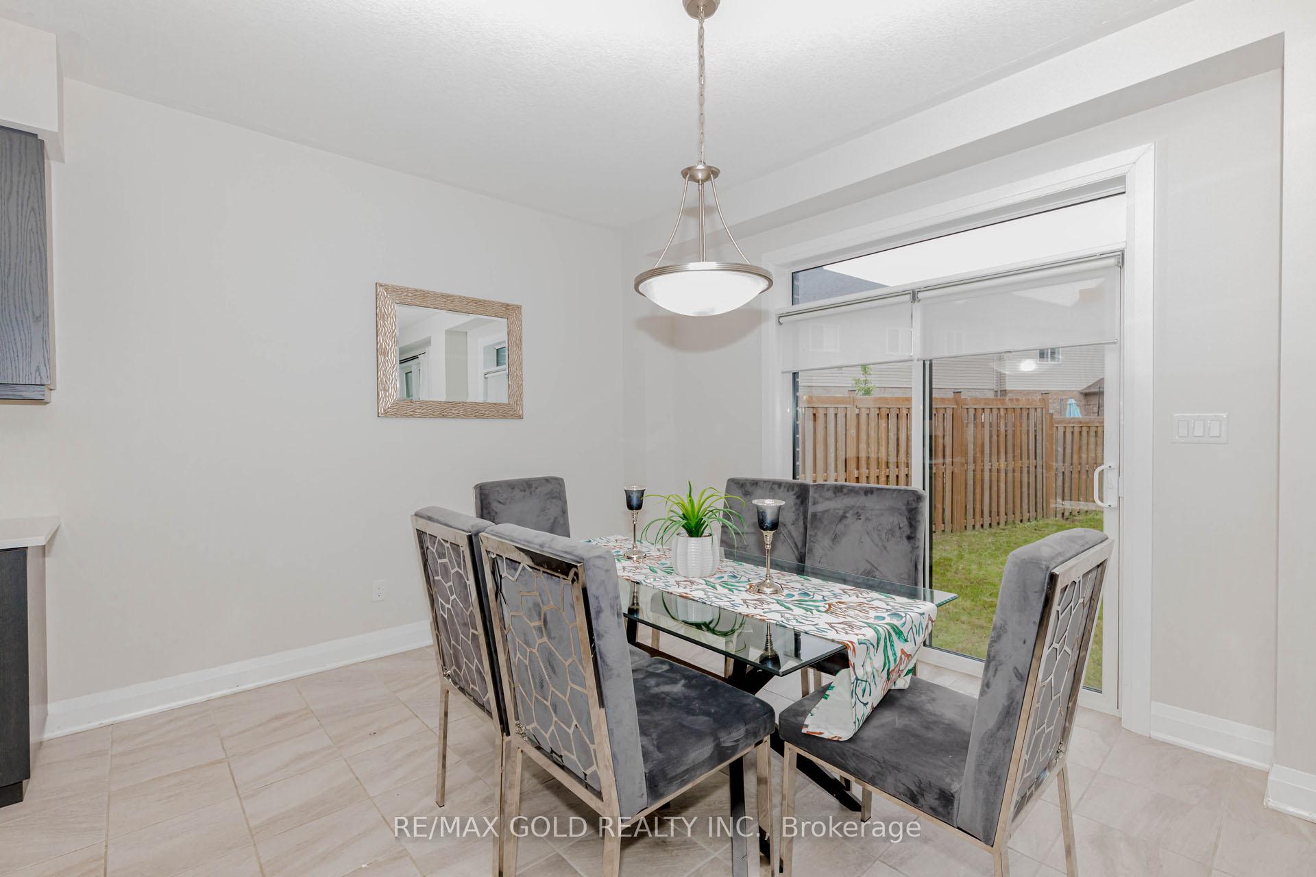 Photo 12 of 604 Blair Creek Drive, Kitchener — HOMEH