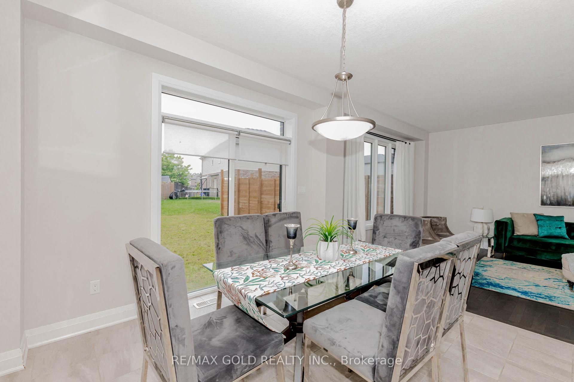 Photo 13 of 604 Blair Creek Drive, Kitchener — HOMEH