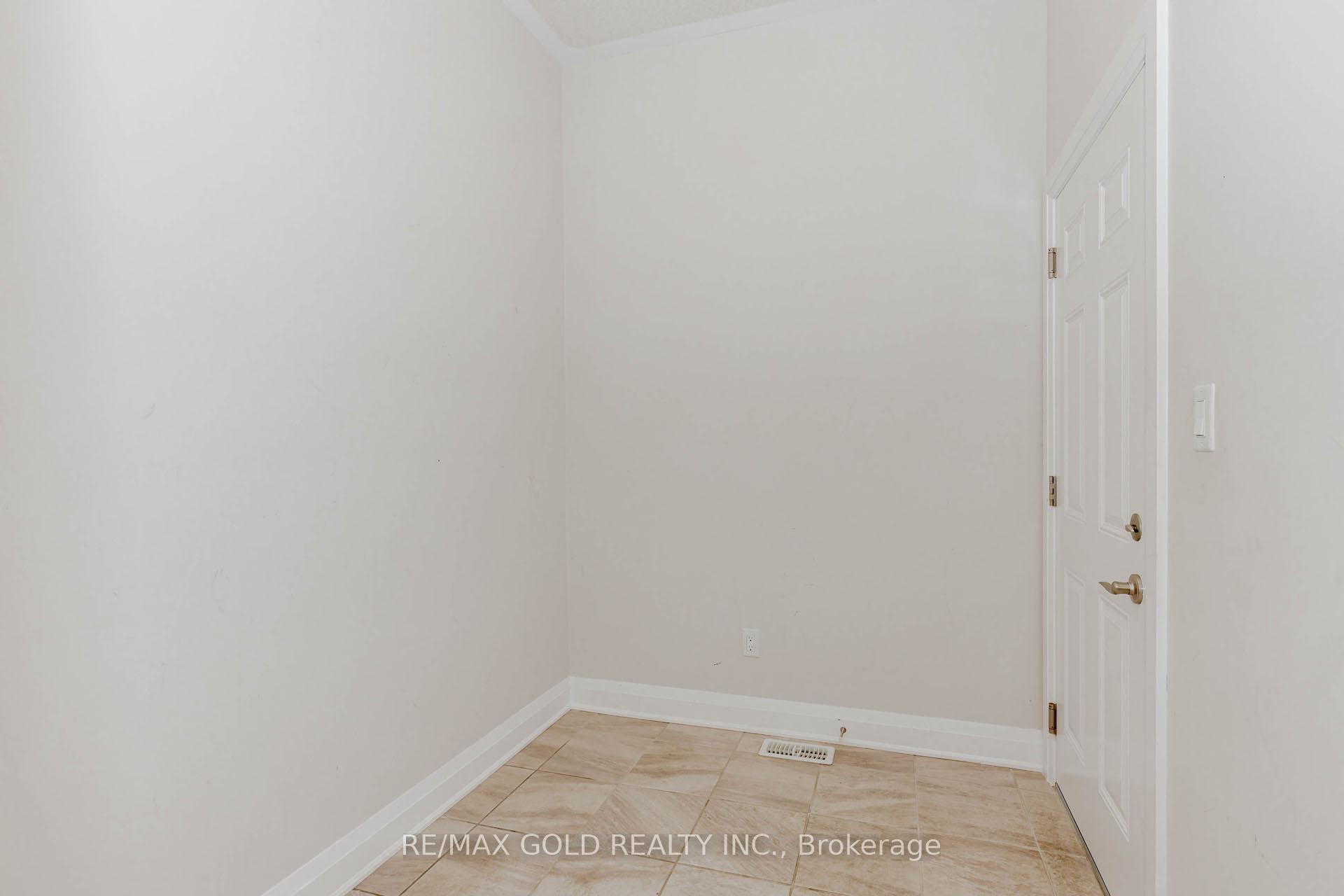 Photo 21 of 604 Blair Creek Drive, Kitchener — HOMEH