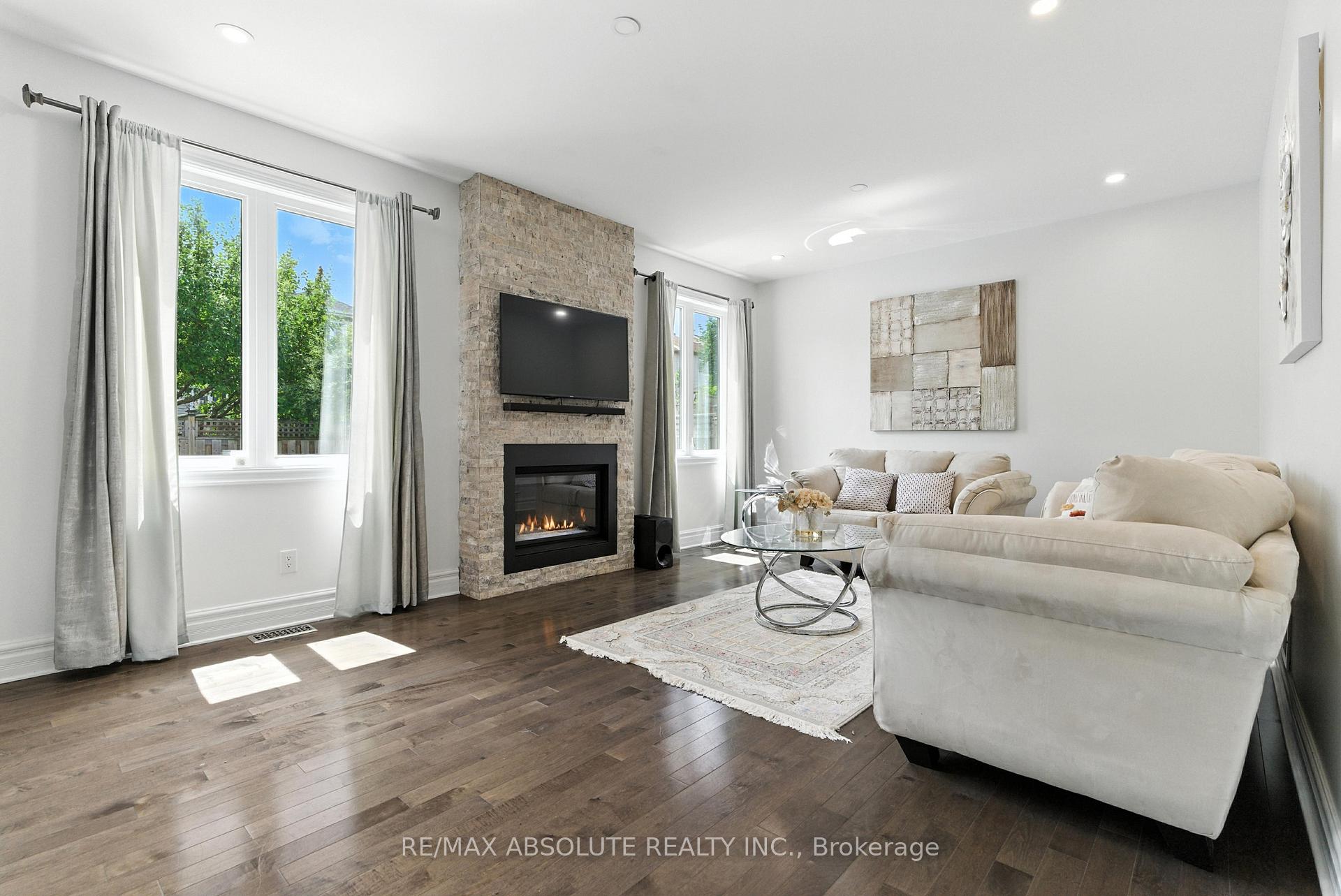 Photo 11 of 17 Rutherglen Terrace, Ottawa, Kanata - Morgan's Grant/South March — HOMEH