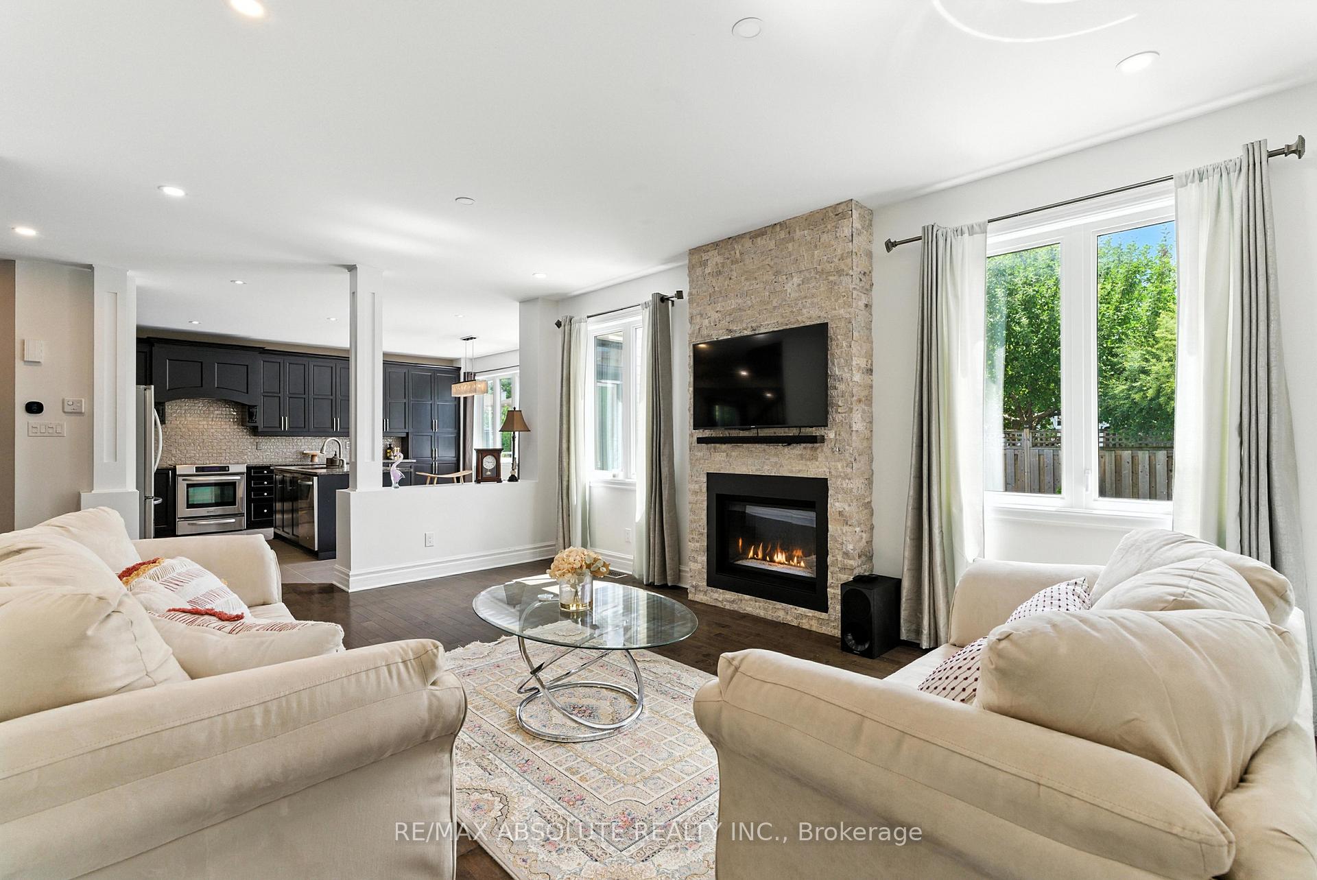 Photo 12 of 17 Rutherglen Terrace, Ottawa, Kanata - Morgan's Grant/South March — HOMEH