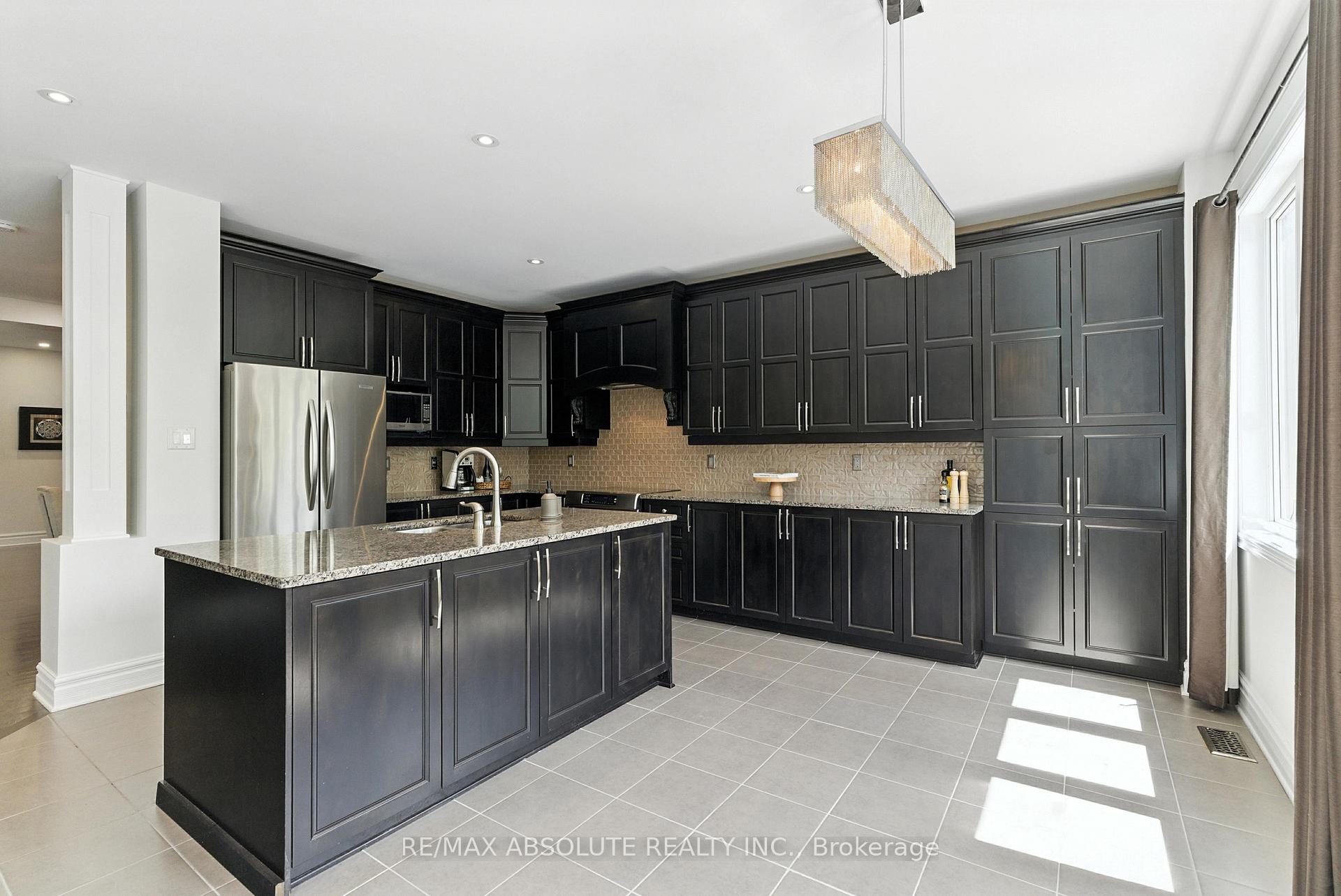 Photo 14 of 17 Rutherglen Terrace, Ottawa, Kanata - Morgan's Grant/South March — HOMEH