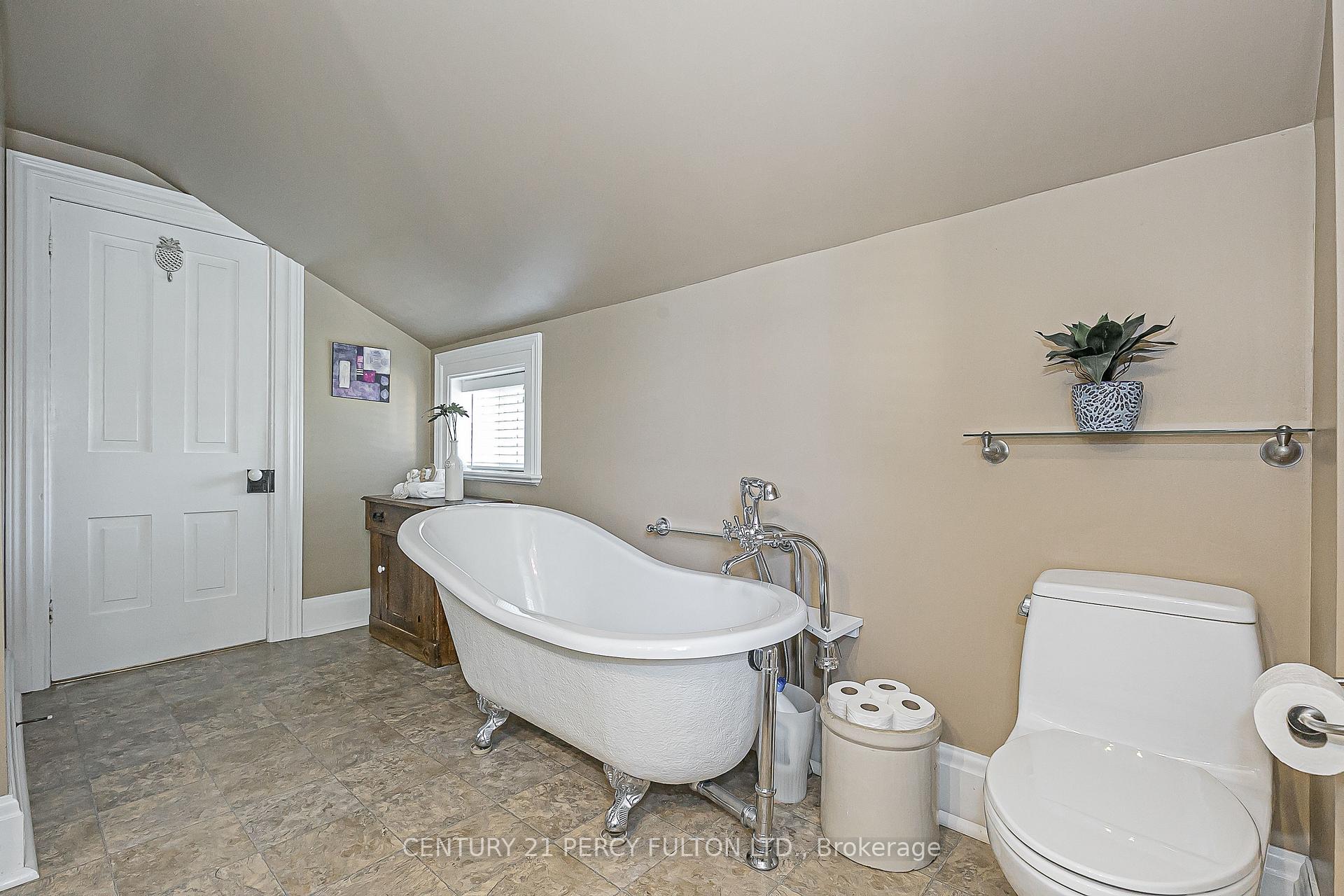 Photo 23 of 42 Joseph Street, Markham, Old Markham Village — HOMEH