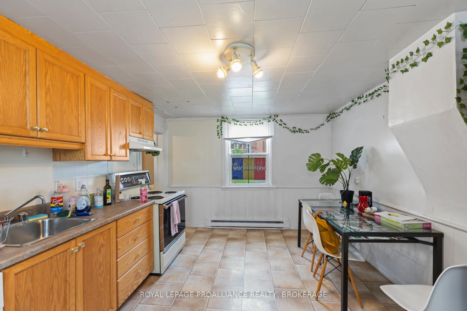 Photo 12 of 261 William Street, Kingston, Central City East — HOMEH
