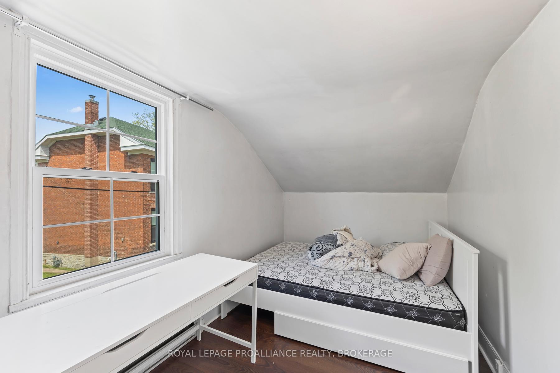 Photo 17 of 261 William Street, Kingston, Central City East — HOMEH