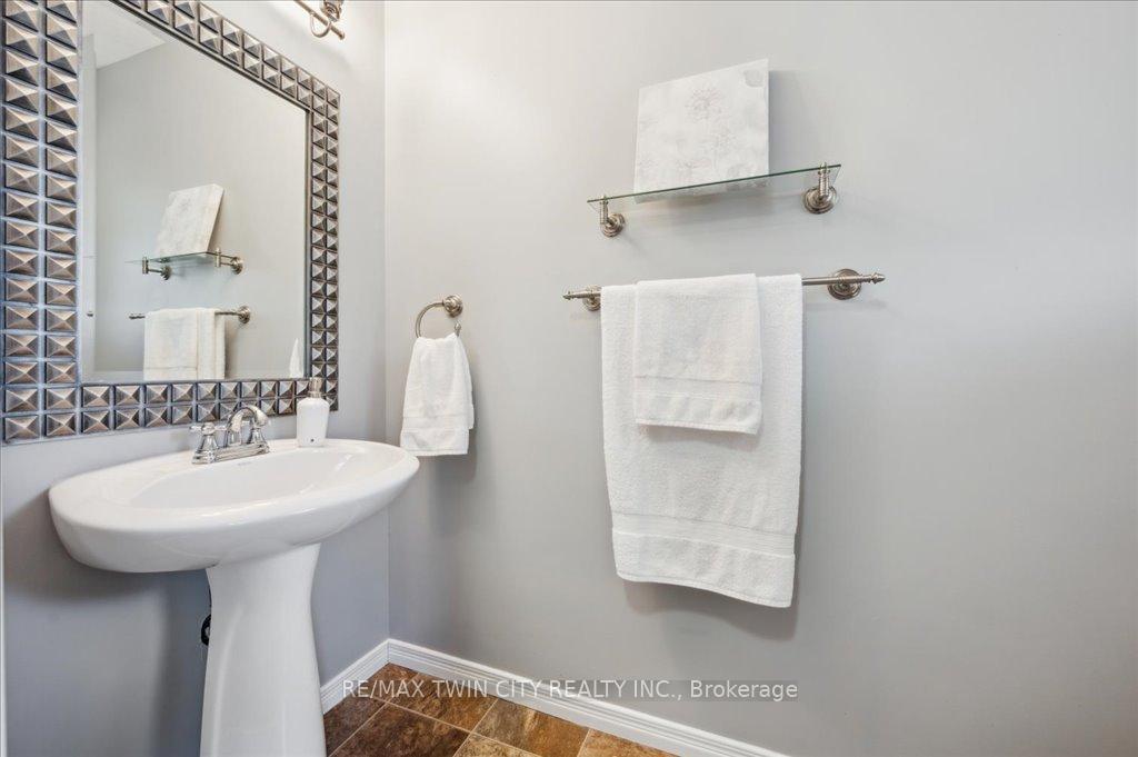 Photo 15 of Unit F27, 6 Upper Mercer Street, Kitchener — HOMEH