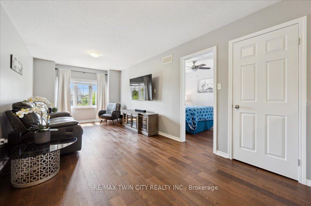 Photo 17 of Unit F27, 6 Upper Mercer Street, Kitchener — HOMEH
