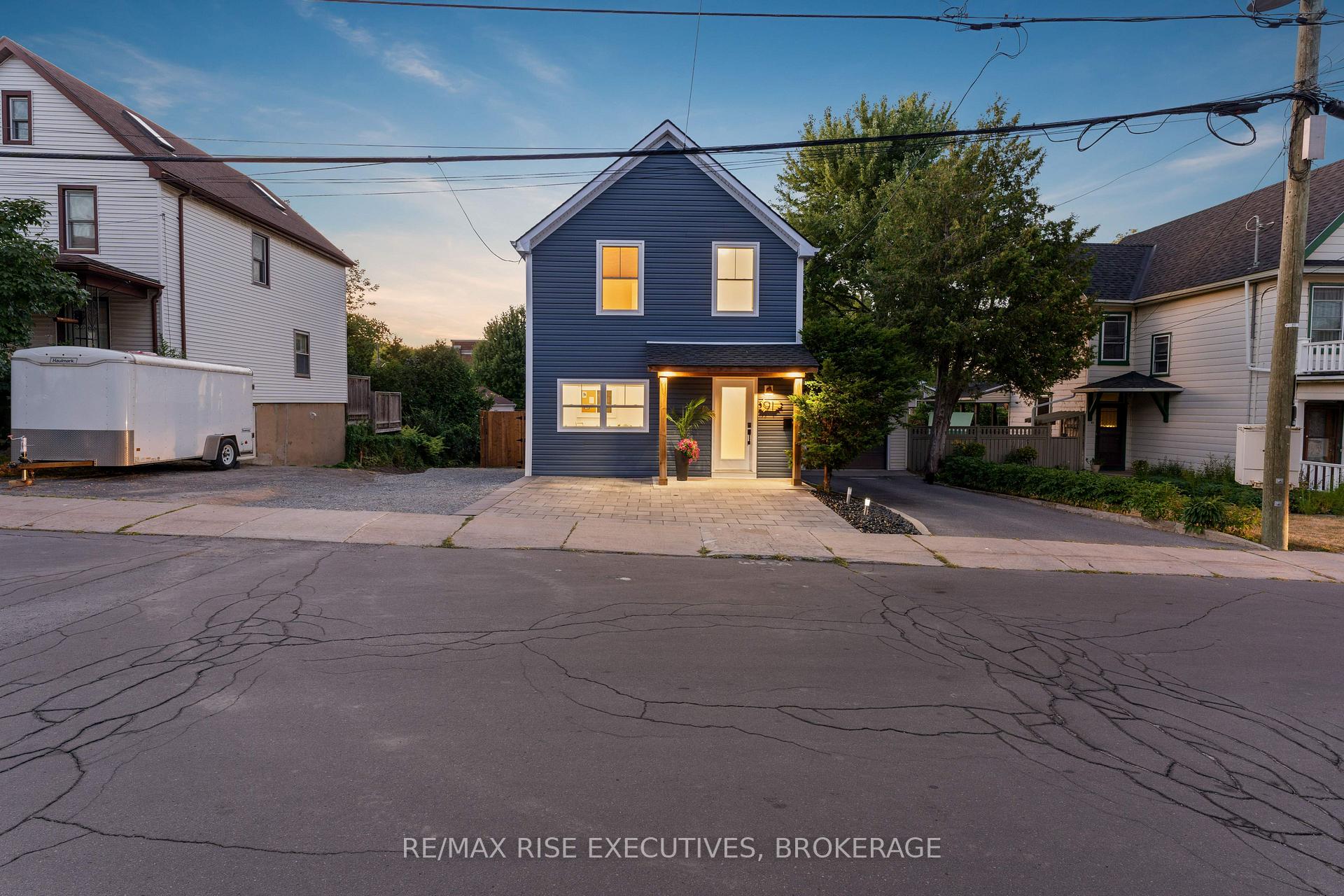 Photo 3 of 91 Raglan Road, Kingston, East of Sir John A. Blvd — HOMEH