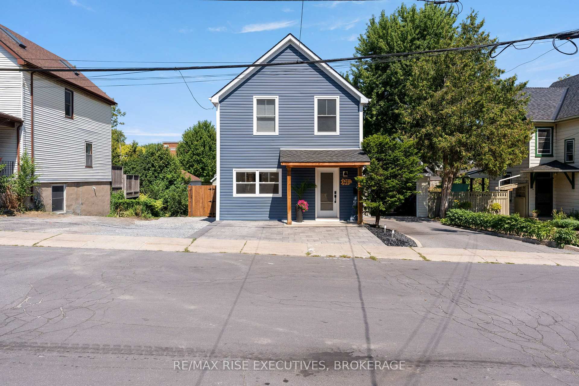 Photo 5 of 91 Raglan Road, Kingston, East of Sir John A. Blvd — HOMEH