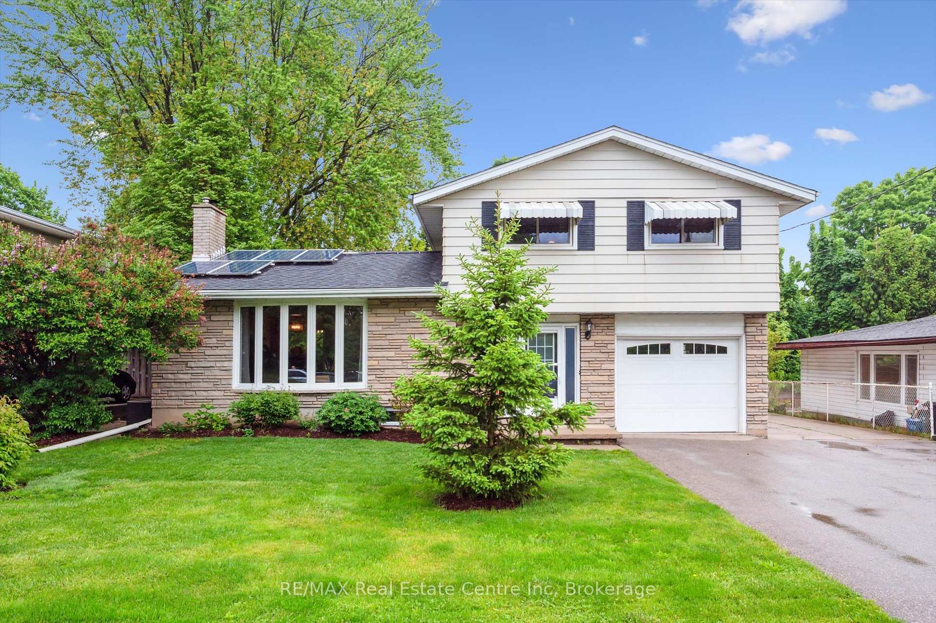 Photo 1 of 374 Fischer Hallman Road, Kitchener — HOMEH