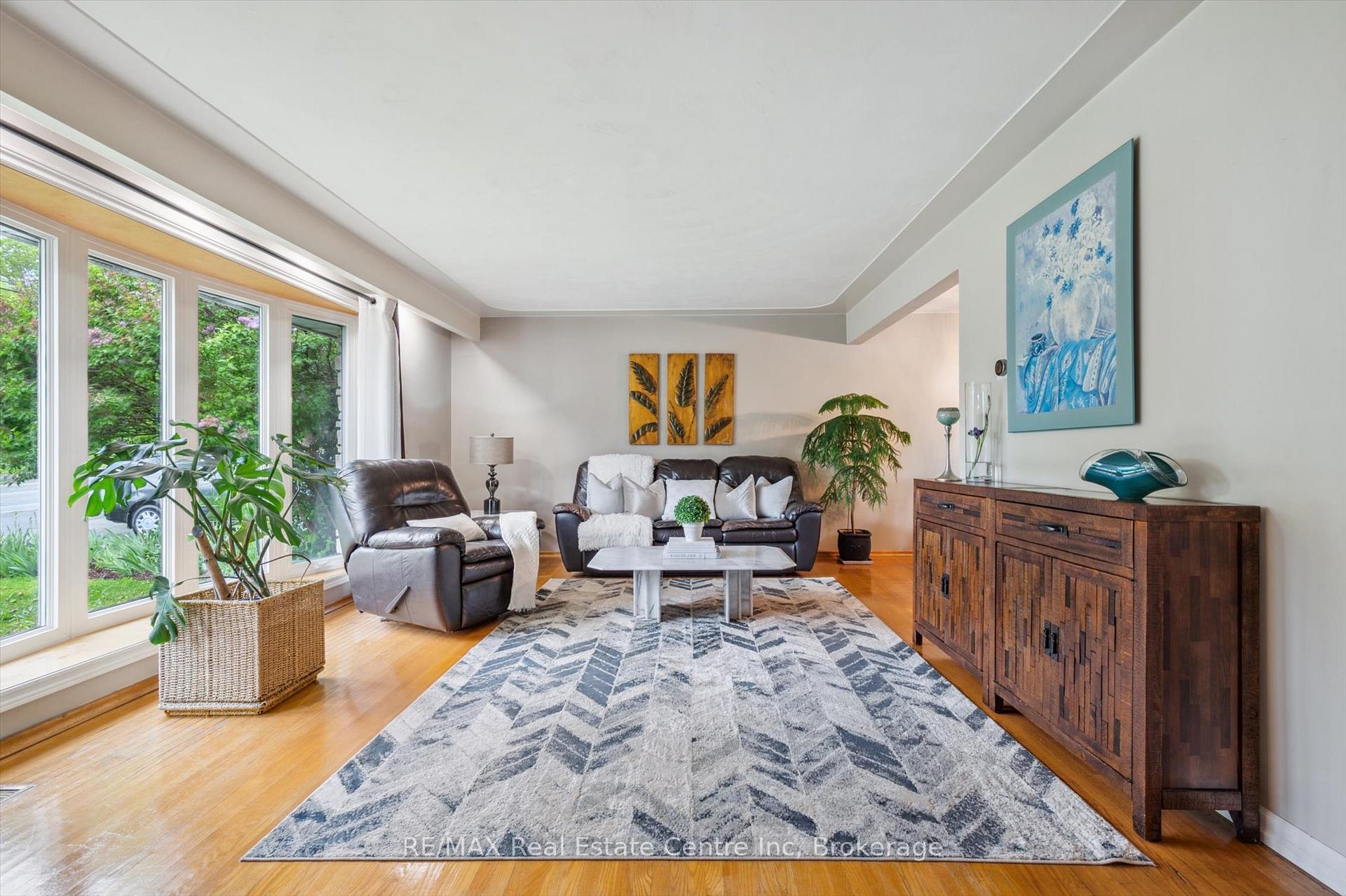 Photo 5 of 374 Fischer Hallman Road, Kitchener — HOMEH