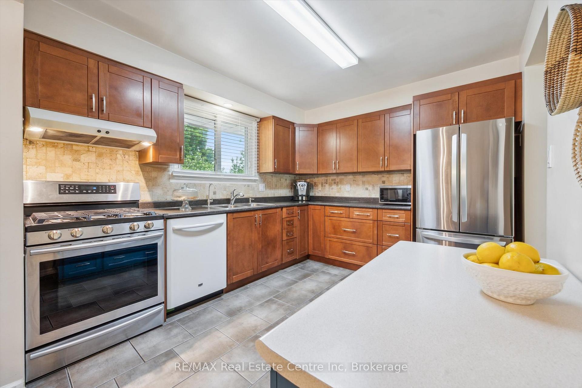 Photo 8 of 374 Fischer Hallman Road, Kitchener — HOMEH