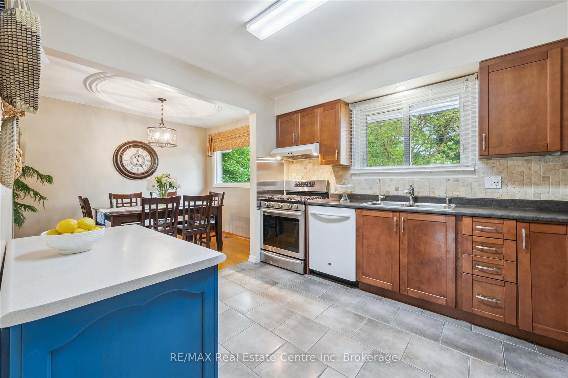 Photo 9 of 374 Fischer Hallman Road, Kitchener — HOMEH