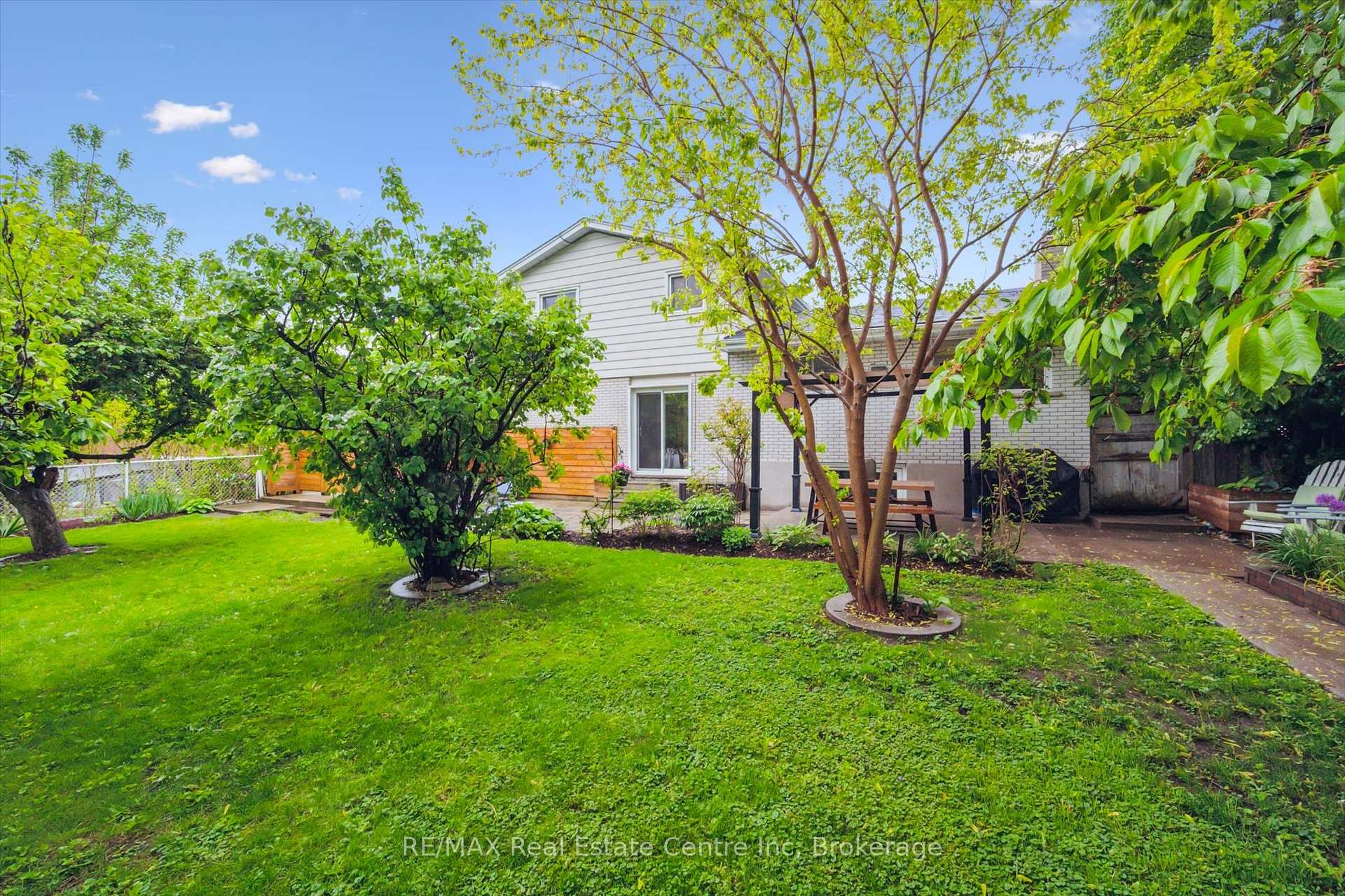 Photo 22 of 374 Fischer Hallman Road, Kitchener — HOMEH