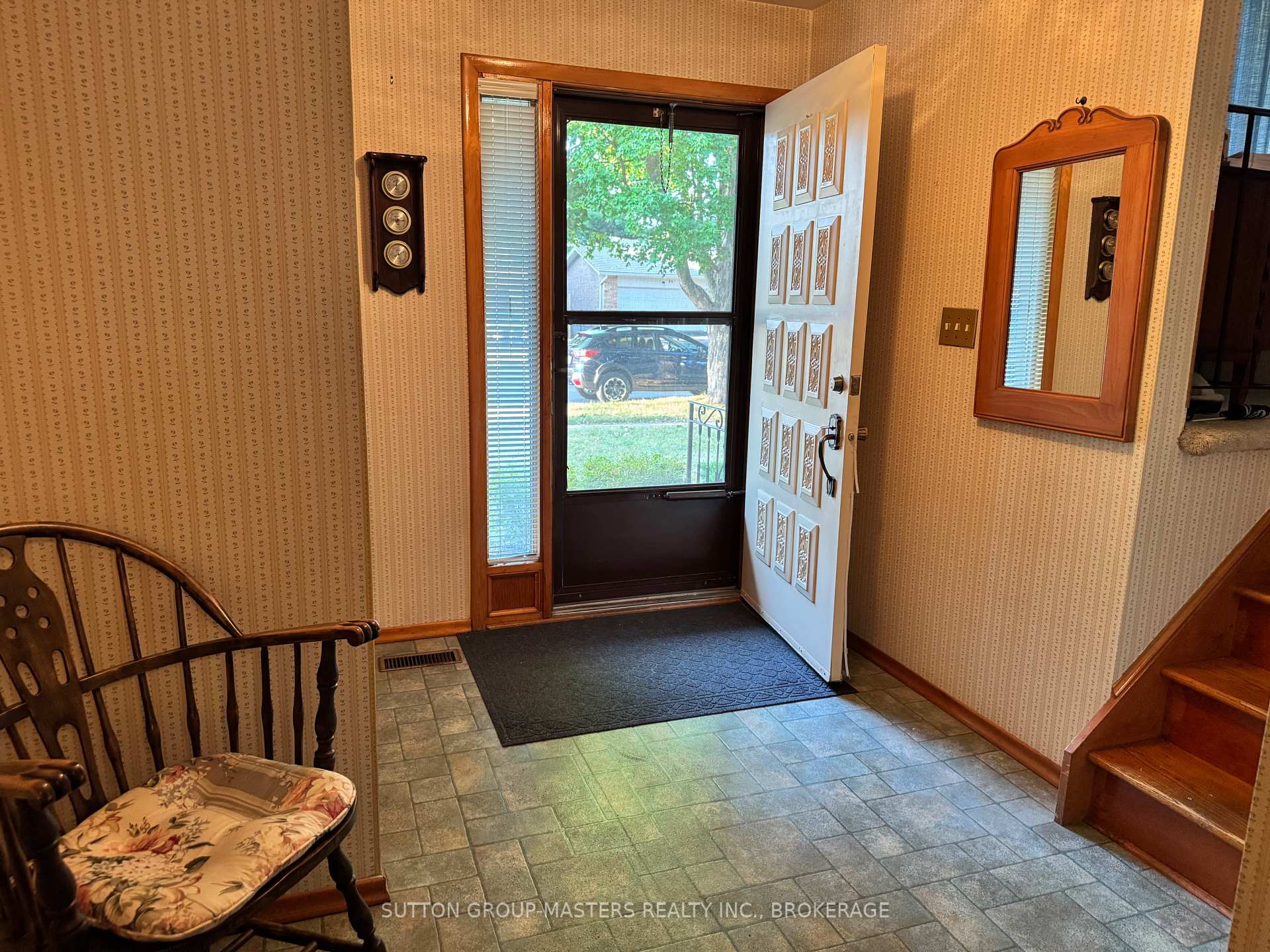 Photo 4 of 79 Inverness Crescent, Kingston, West of Sir John A. Blvd — HOMEH