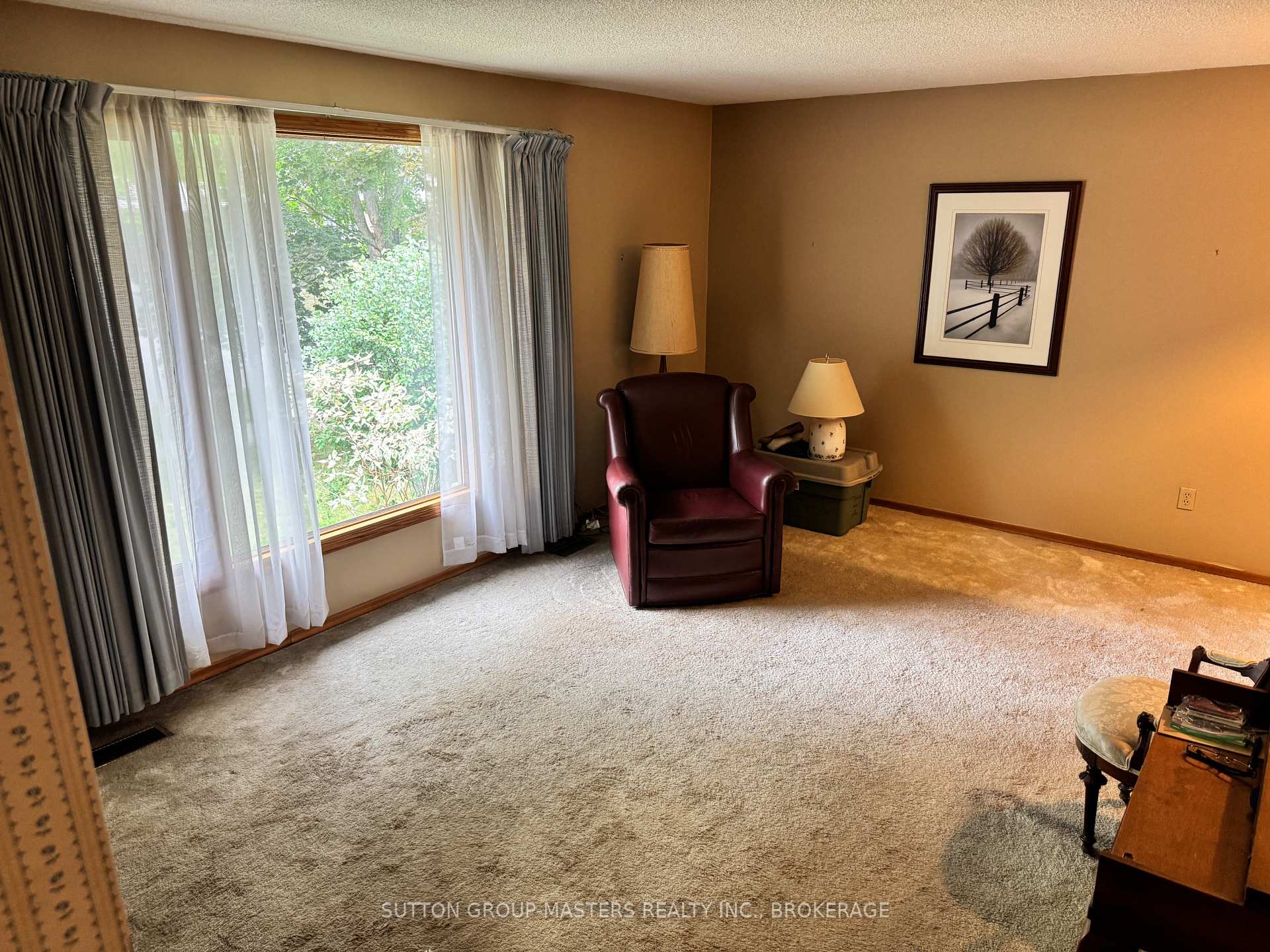 Photo 6 of 79 Inverness Crescent, Kingston, West of Sir John A. Blvd — HOMEH