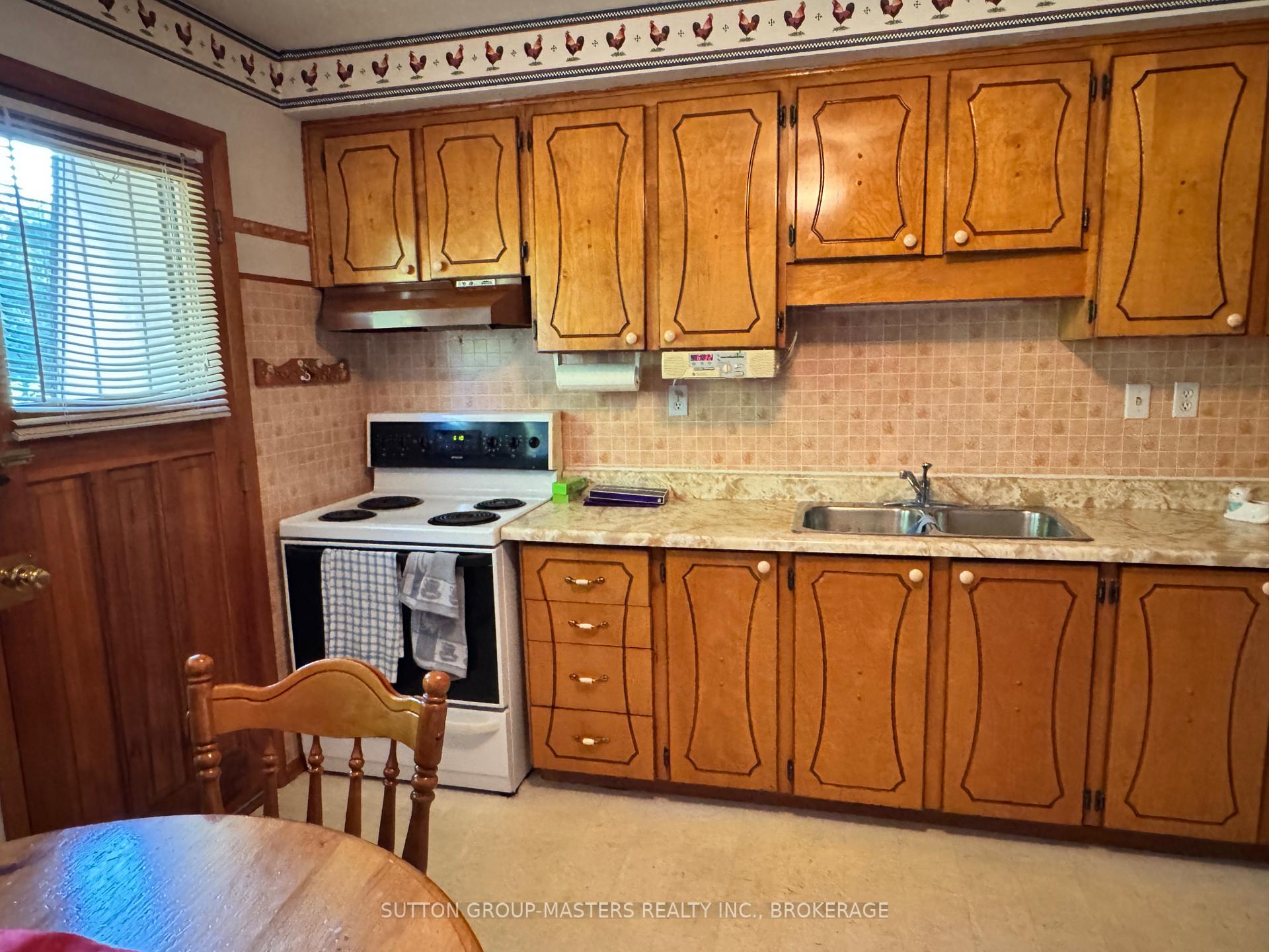Photo 9 of 79 Inverness Crescent, Kingston, West of Sir John A. Blvd — HOMEH