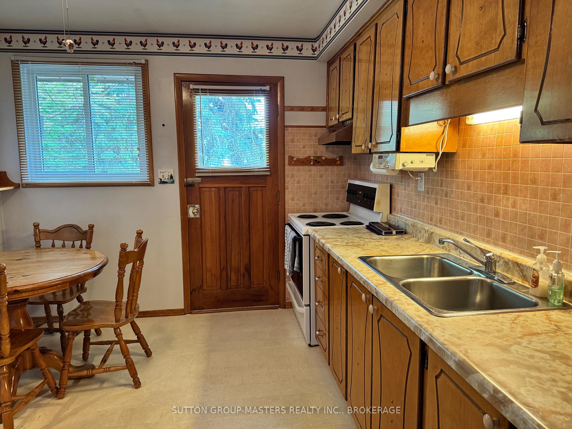 Photo 15 of 79 Inverness Crescent, Kingston, West of Sir John A. Blvd — HOMEH