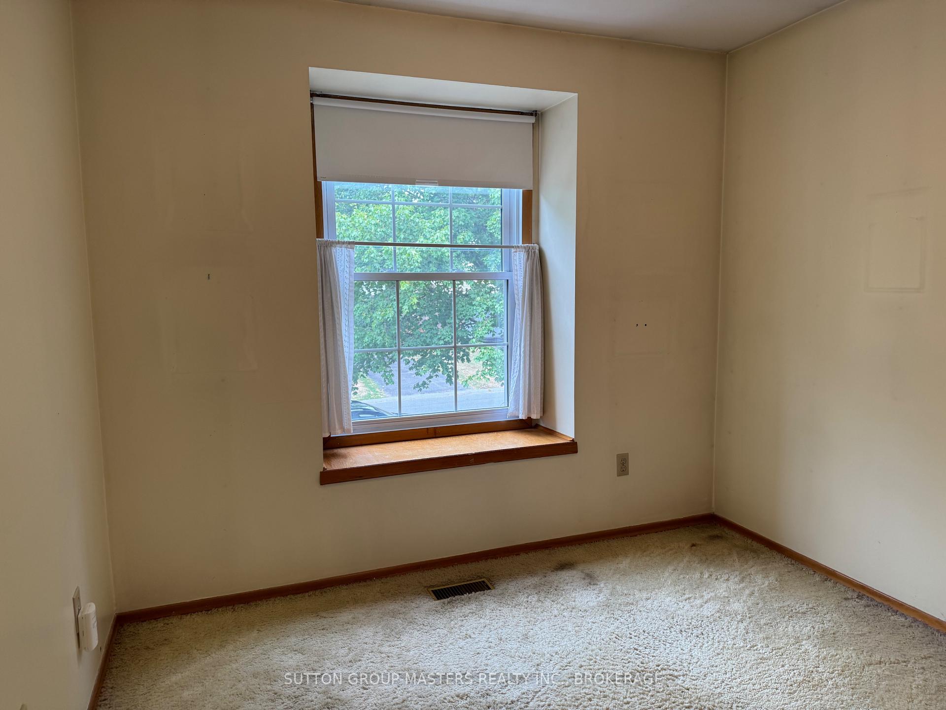 Photo 22 of 79 Inverness Crescent, Kingston, West of Sir John A. Blvd — HOMEH