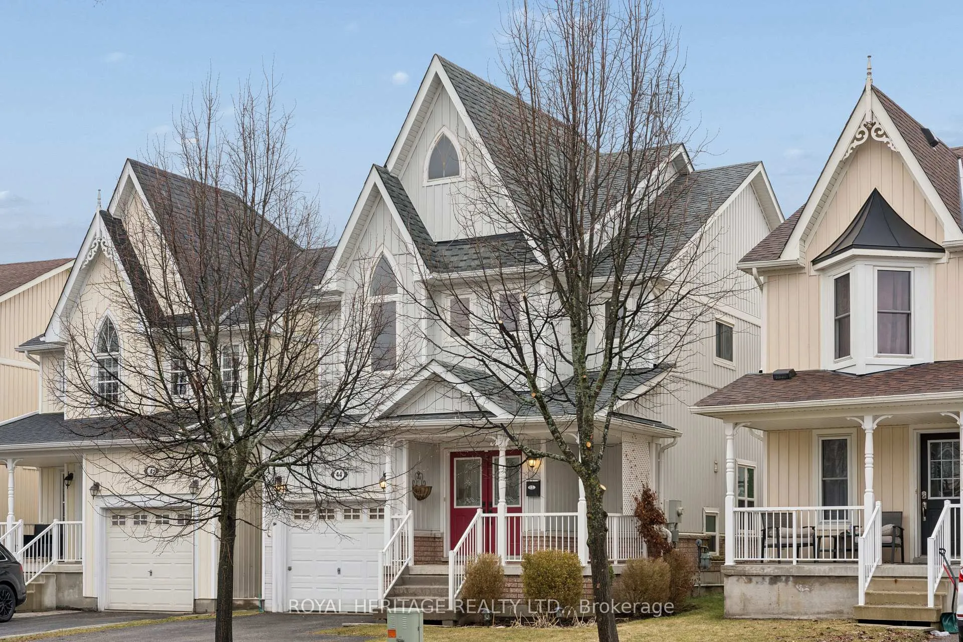 Photo 2 of 44 Cranborne Crescent, Whitby, Brooklin — HOMEH