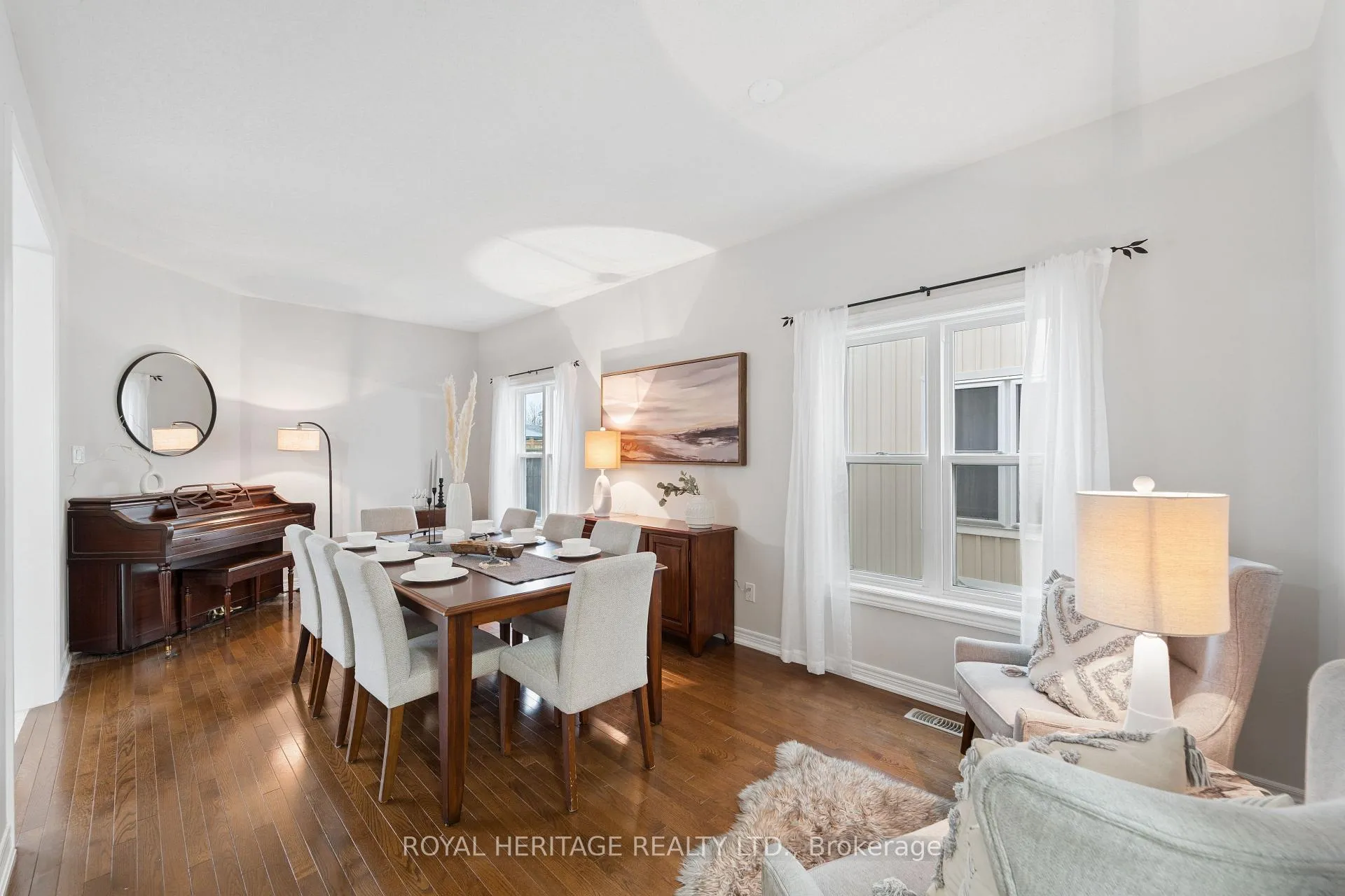 Photo 4 of 44 Cranborne Crescent, Whitby, Brooklin — HOMEH