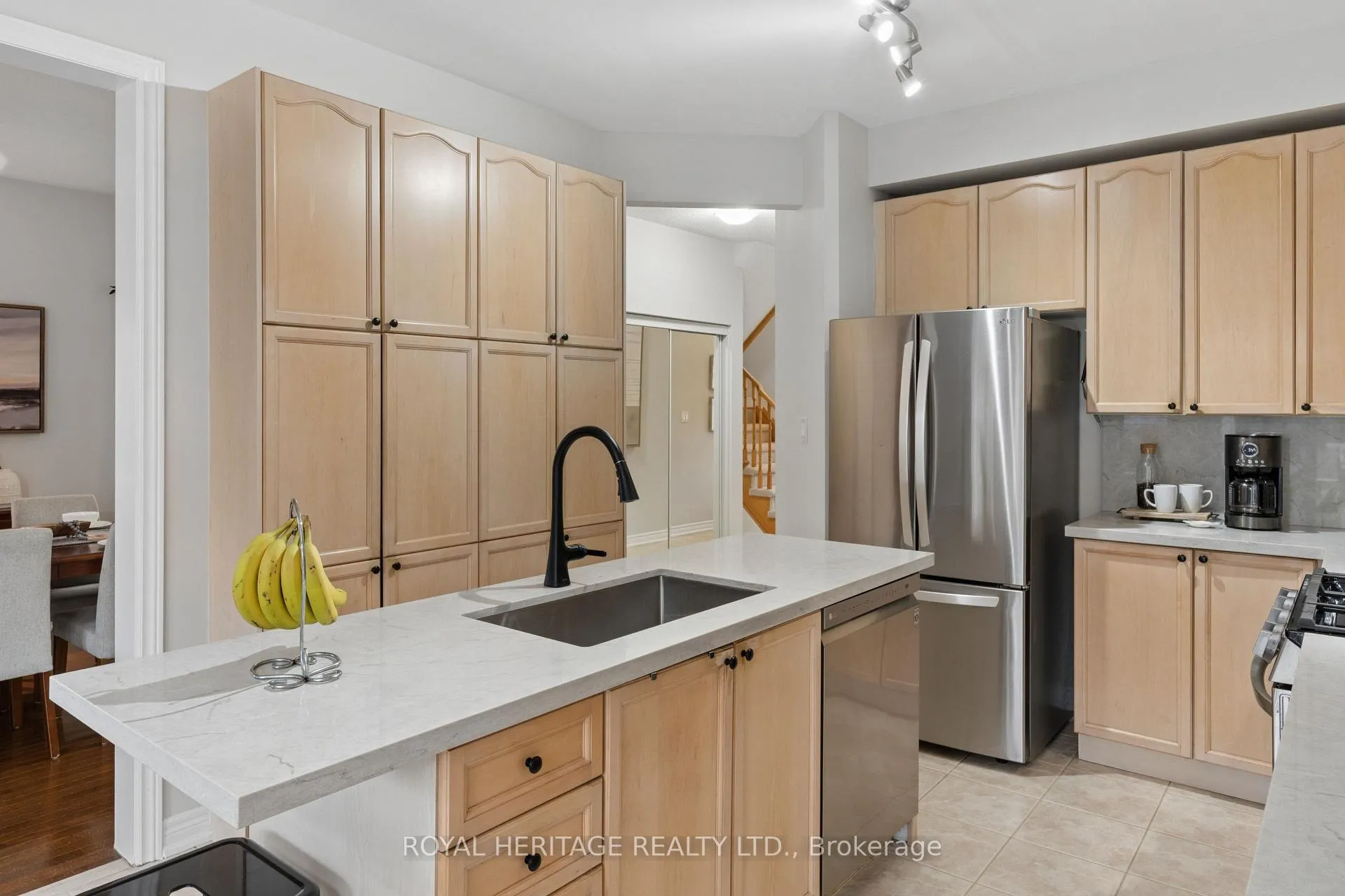 Photo 6 of 44 Cranborne Crescent, Whitby, Brooklin — HOMEH