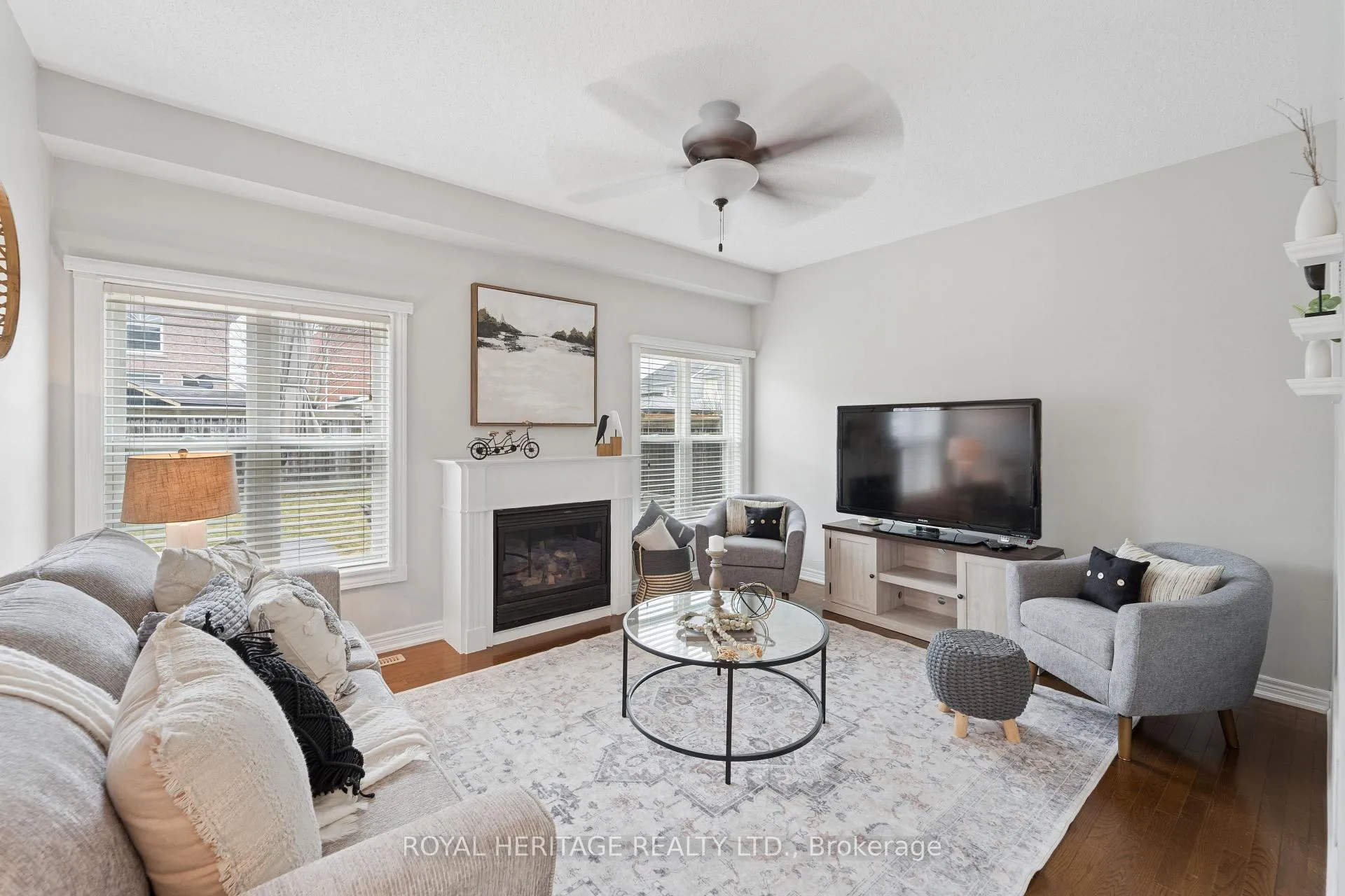 Photo 8 of 44 Cranborne Crescent, Whitby, Brooklin — HOMEH