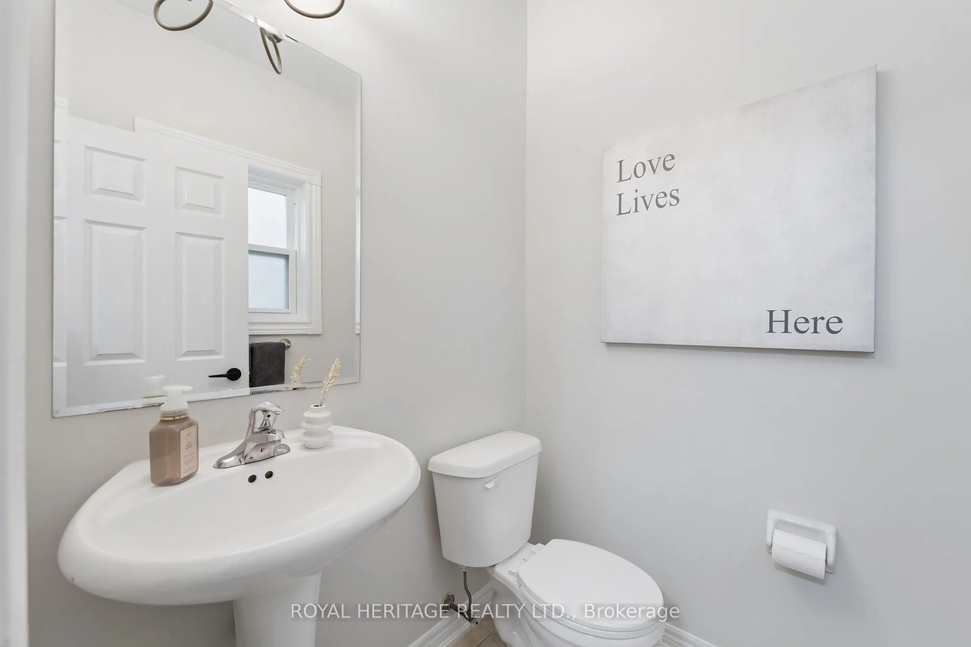 Photo 10 of 44 Cranborne Crescent, Whitby, Brooklin — HOMEH