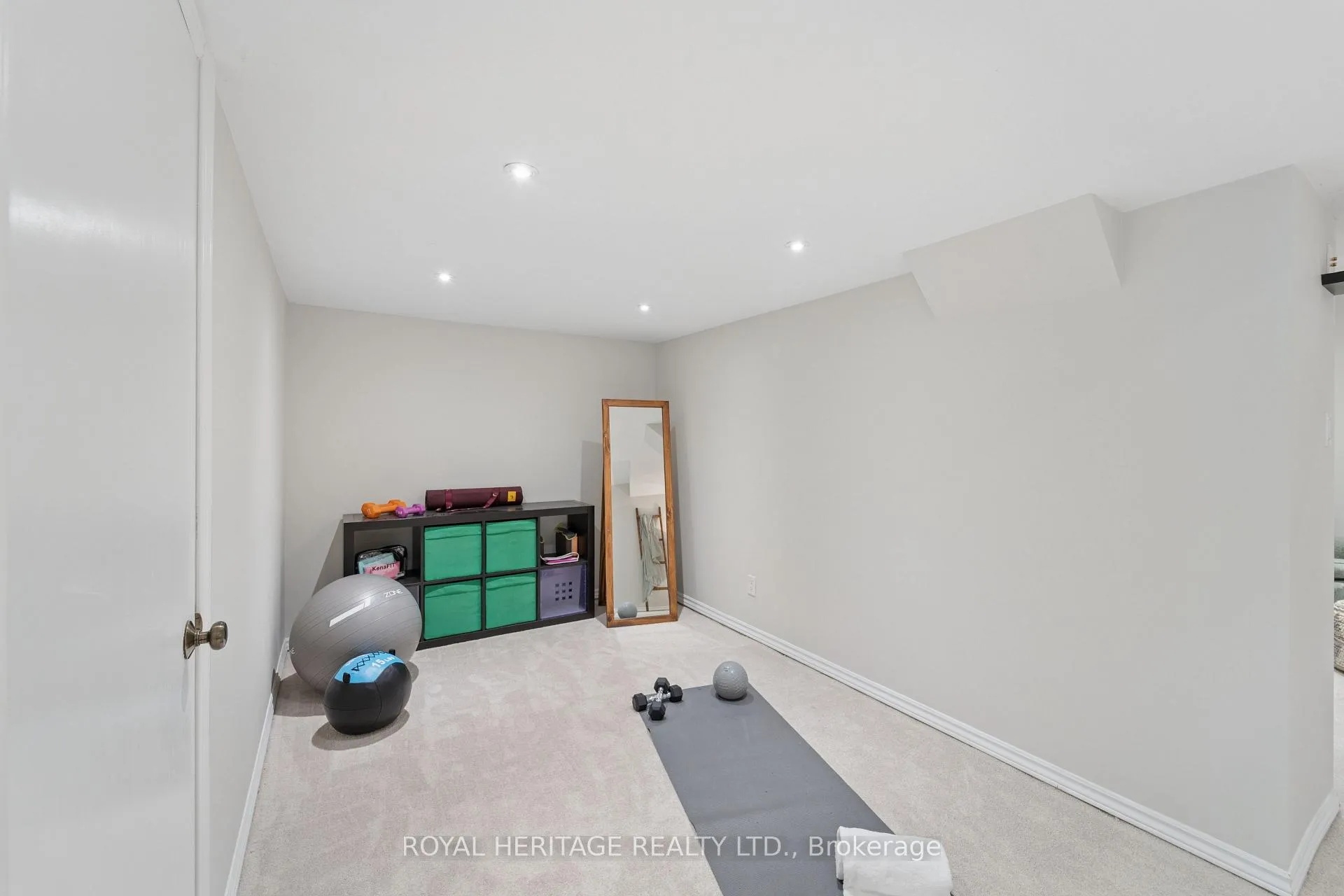 Photo 16 of 44 Cranborne Crescent, Whitby, Brooklin — HOMEH