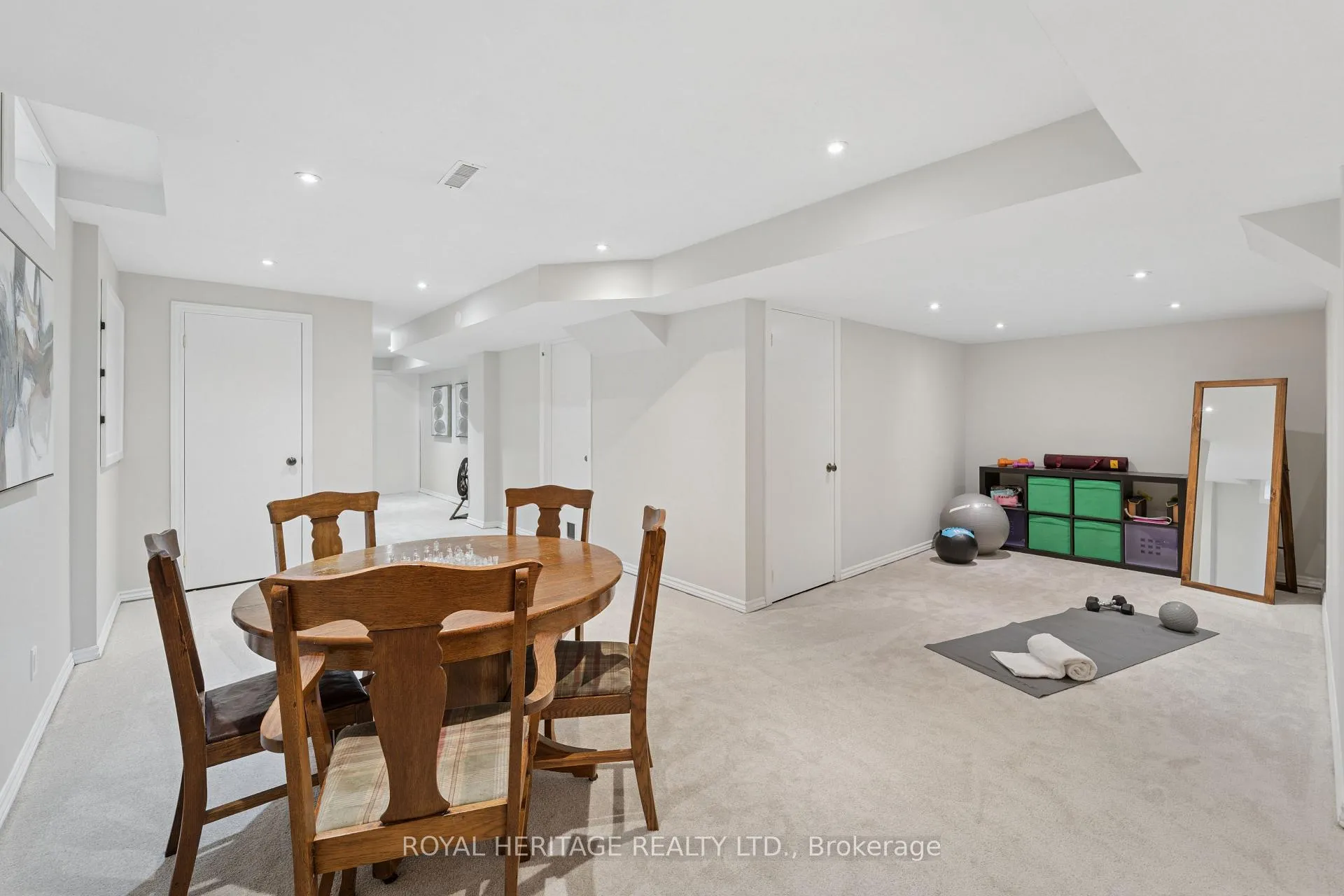 Photo 18 of 44 Cranborne Crescent, Whitby, Brooklin — HOMEH