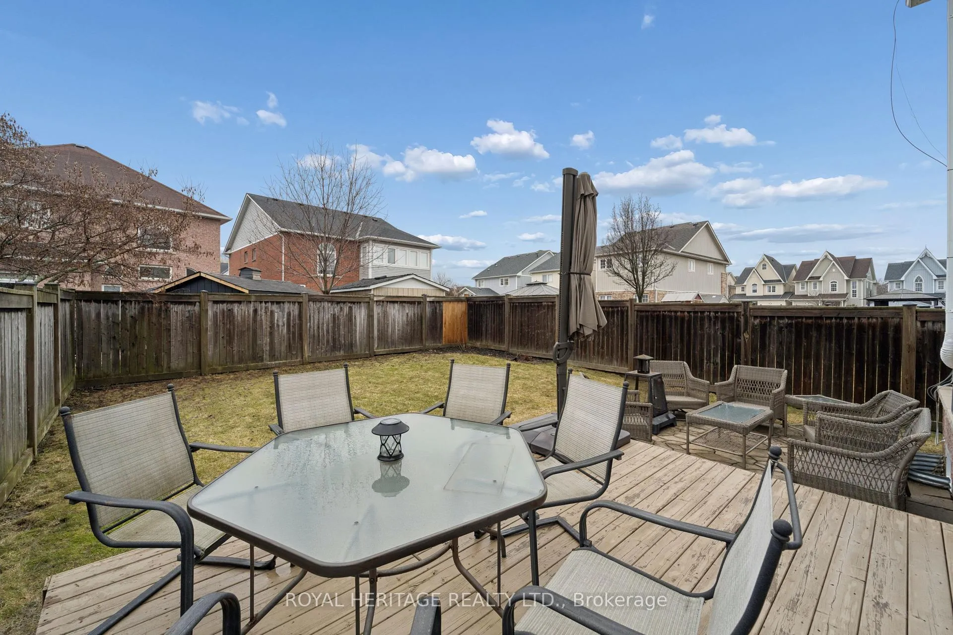 Photo 21 of 44 Cranborne Crescent, Whitby, Brooklin — HOMEH