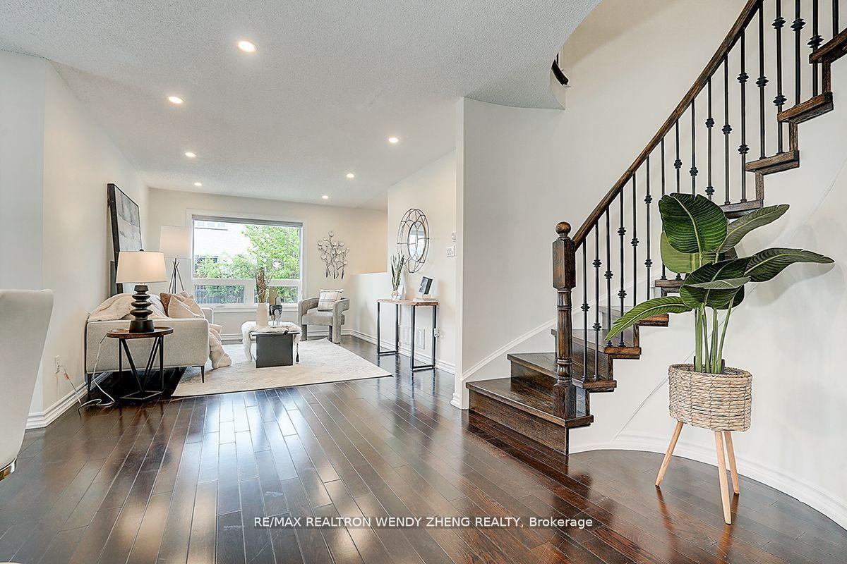 Photo 11 of 46 Ian Baron Avenue, Markham, Village Green-South Unionville — HOMEH
